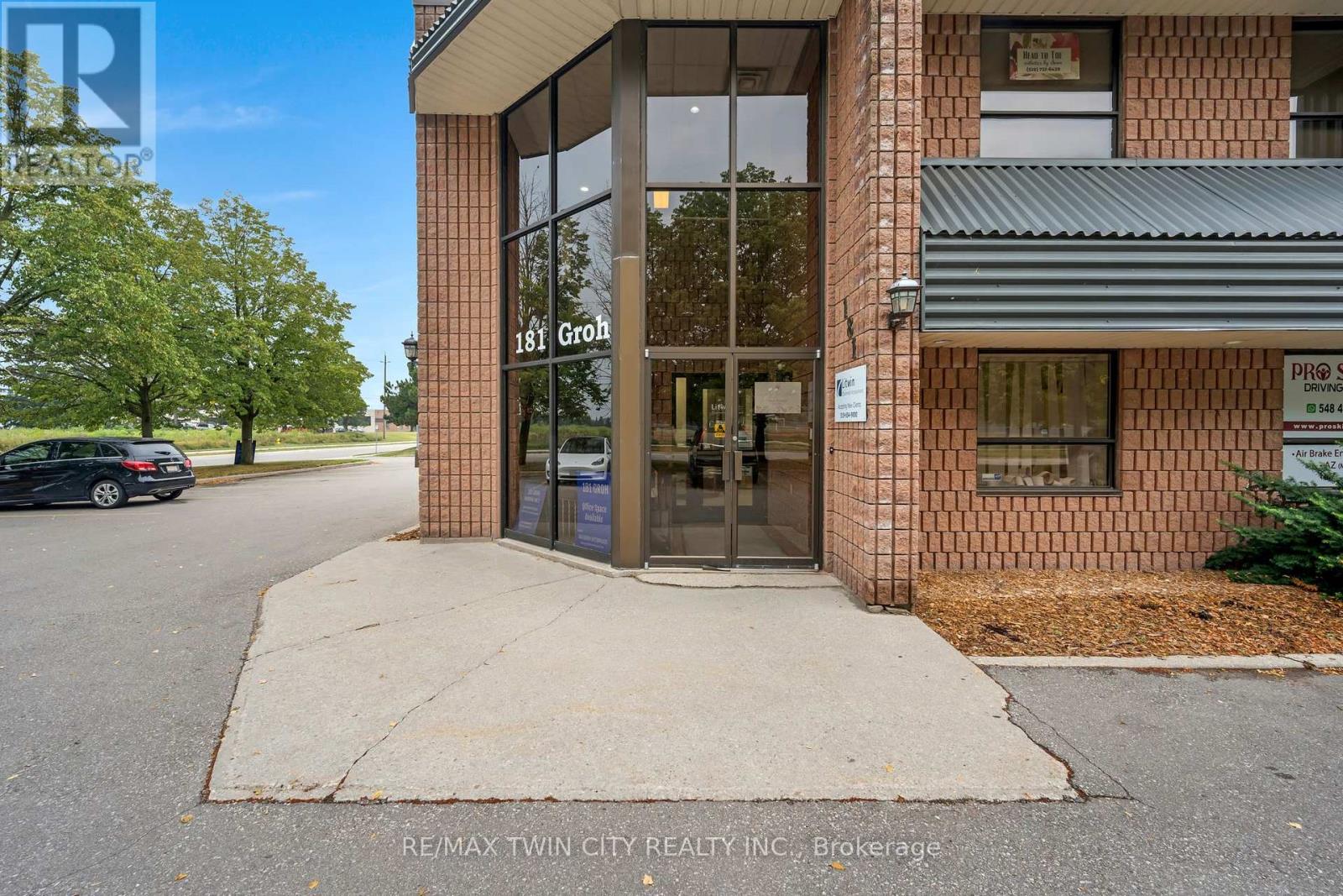 #204 - 181 Groh Avenue, Cambridge, Ontario  N3C 1Y8 - Photo 3 - X12334326