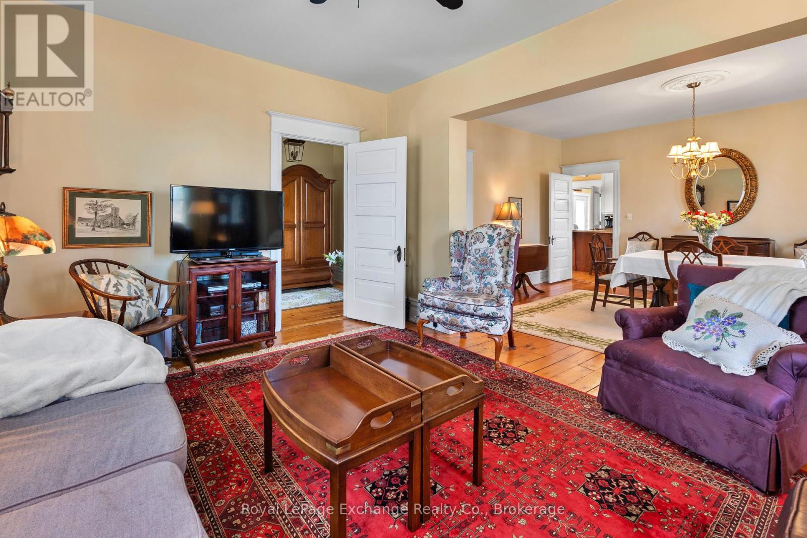 8 Queen Street, Huron-Kinloss, Ontario  N0G 2R0 - Photo 10 - X12334357