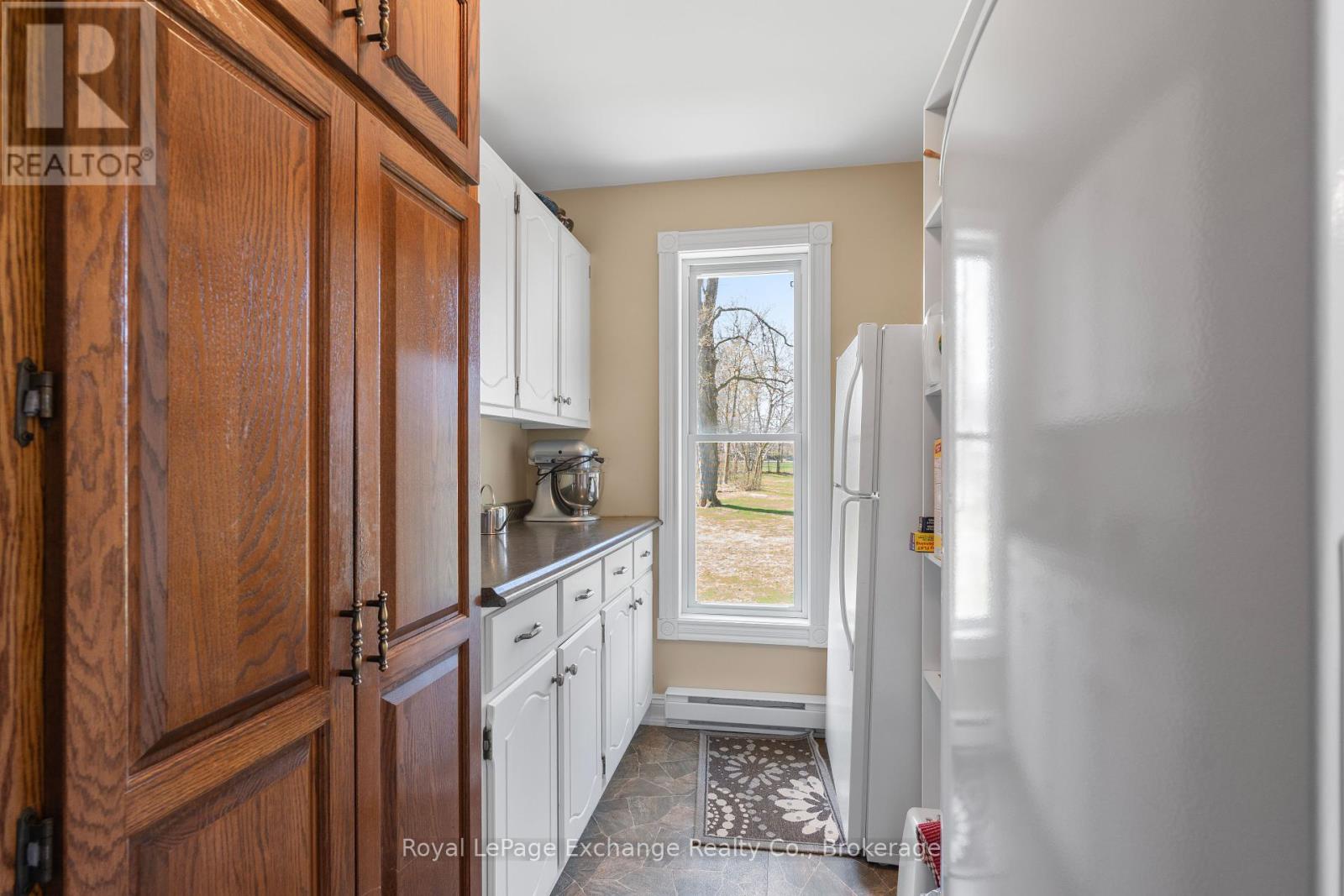 8 Queen Street, Huron-Kinloss, Ontario  N0G 2R0 - Photo 20 - X12334357