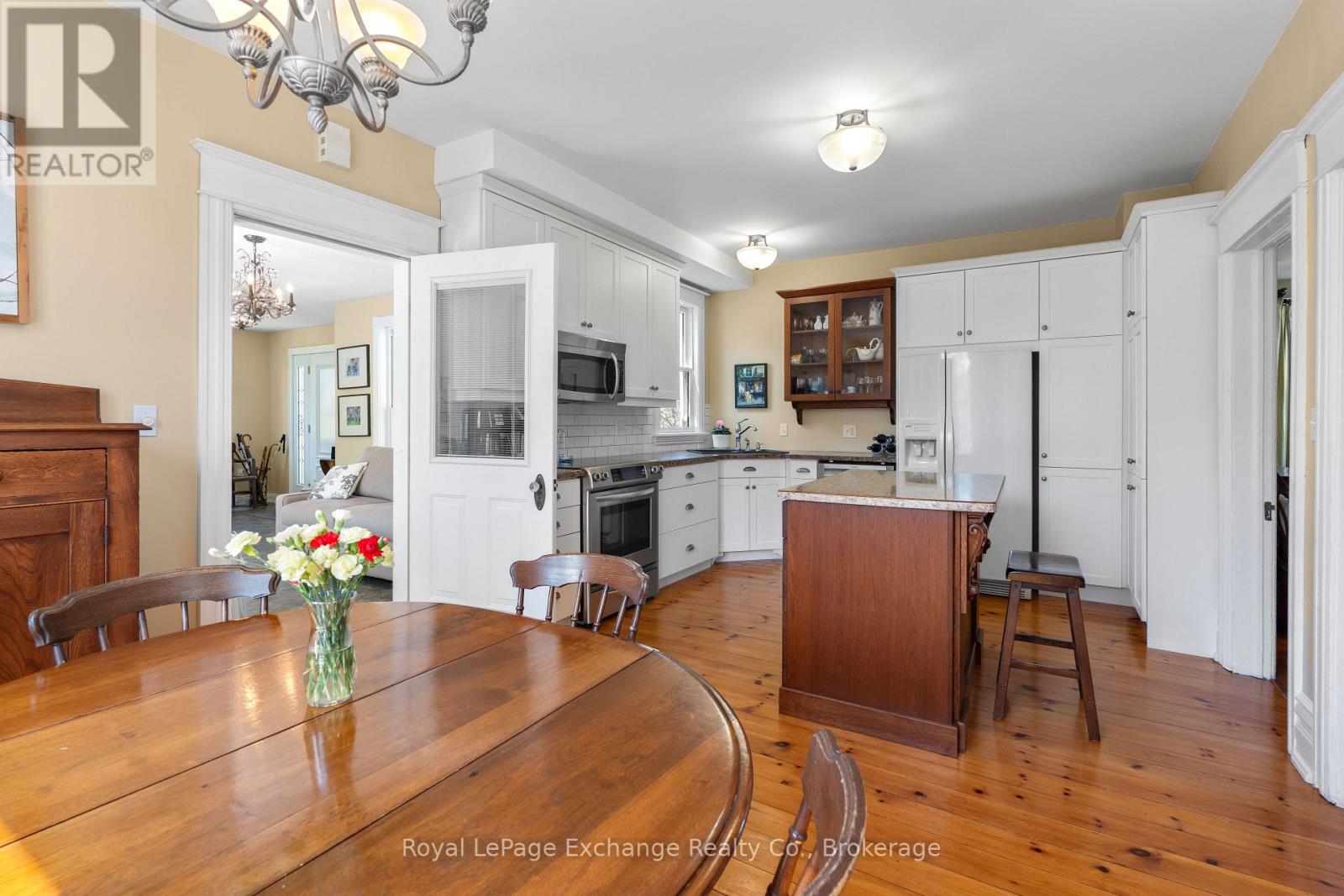 8 Queen Street, Huron-Kinloss, Ontario  N0G 2R0 - Photo 21 - X12334357