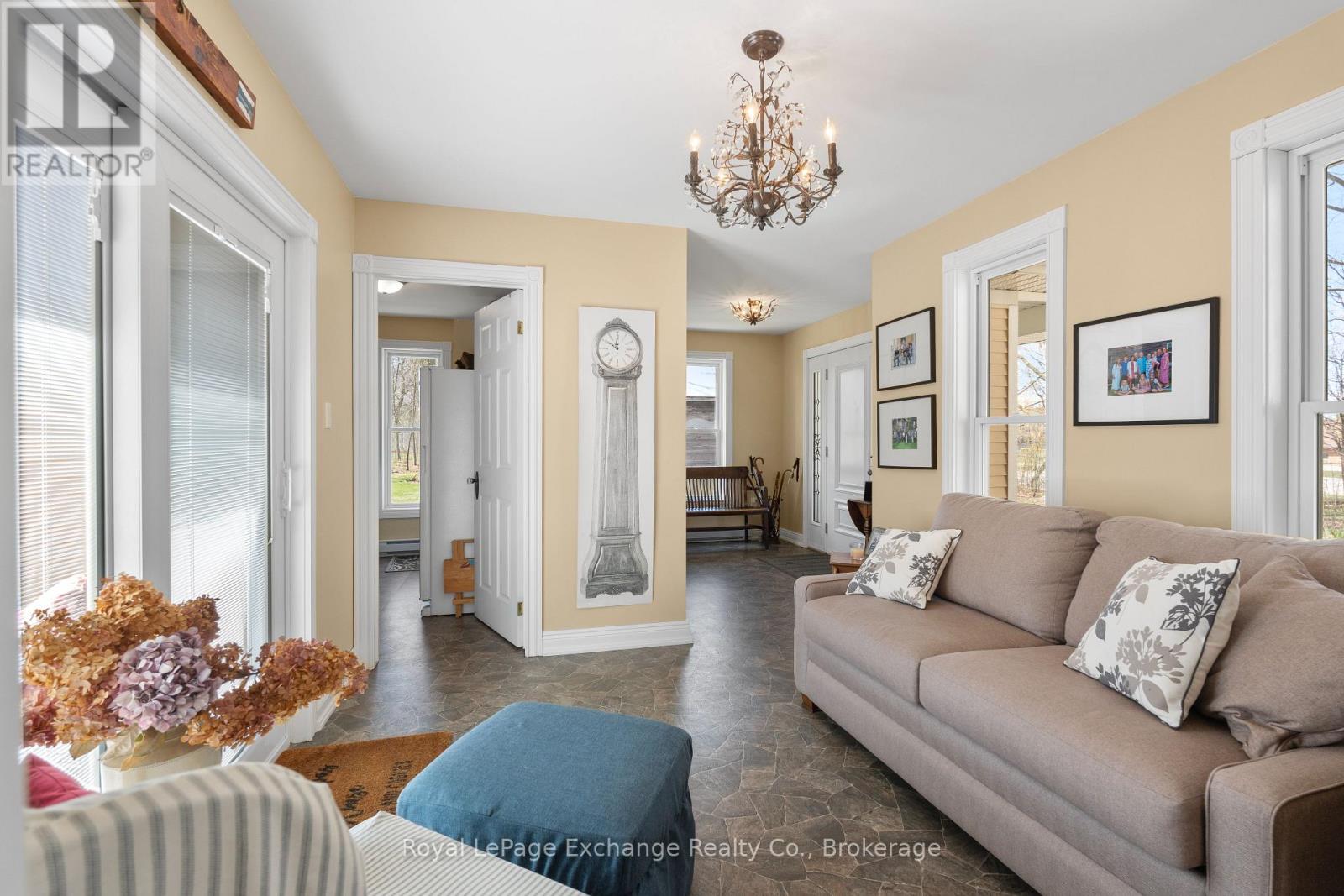 8 Queen Street, Huron-Kinloss, Ontario  N0G 2R0 - Photo 23 - X12334357
