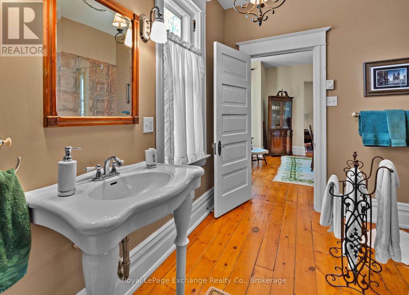 8 Queen Street, Huron-Kinloss, Ontario  N0G 2R0 - Photo 25 - X12334357