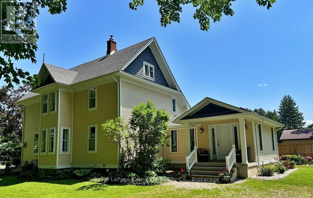 8 Queen Street, Huron-Kinloss, Ontario  N0G 2R0 - Photo 3 - X12334357