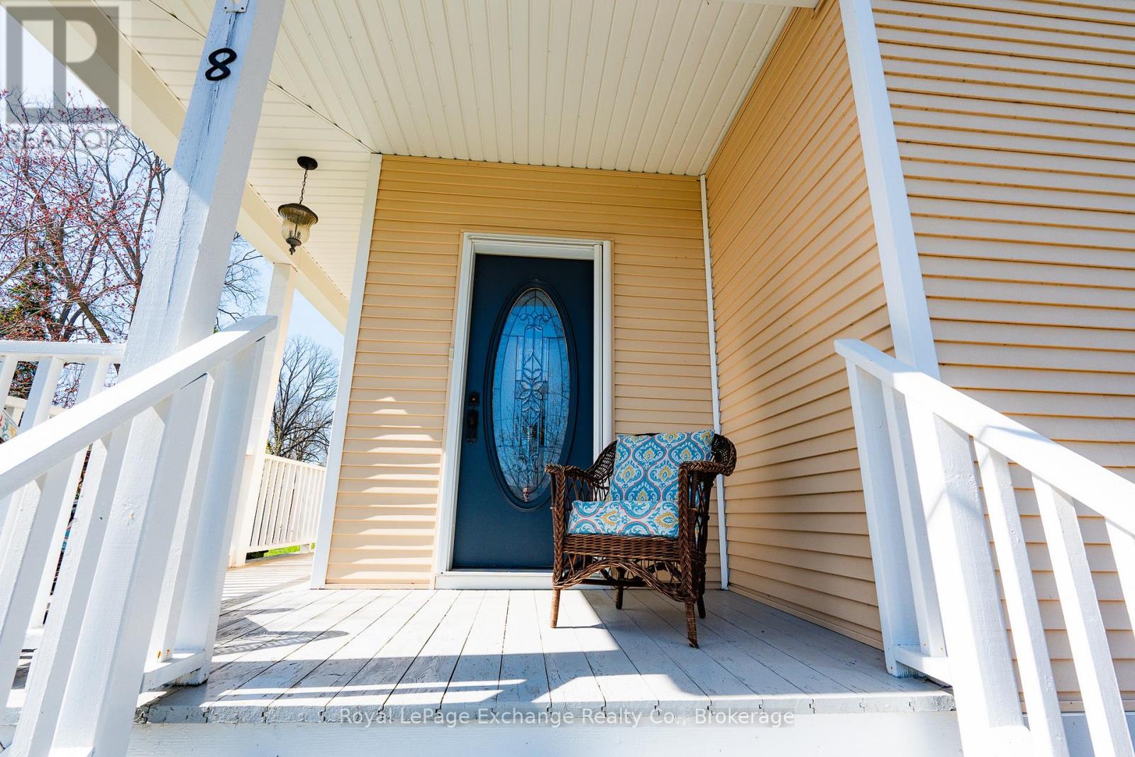 8 Queen Street, Huron-Kinloss, Ontario  N0G 2R0 - Photo 7 - X12334357