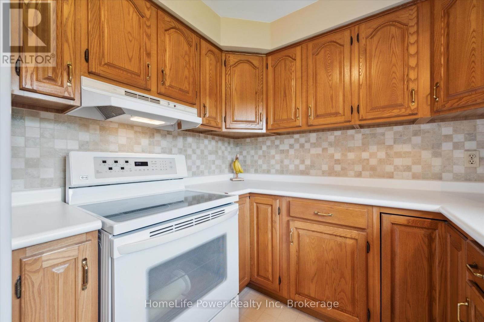 36 Sanderson Drive, Guelph, Ontario  N1H 7B8 - Photo 10 - X12334391