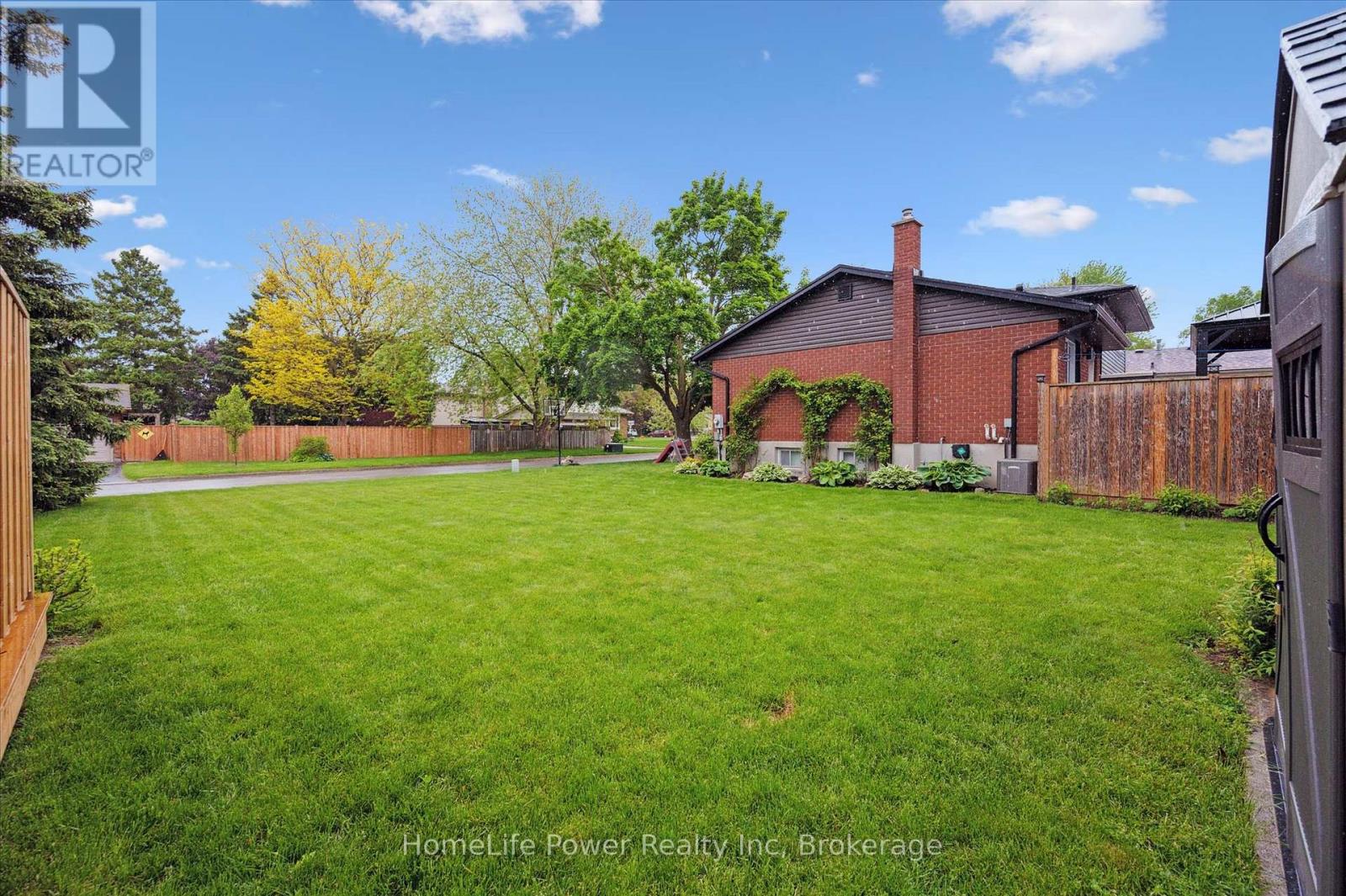 36 Sanderson Drive, Guelph, Ontario  N1H 7B8 - Photo 32 - X12334391