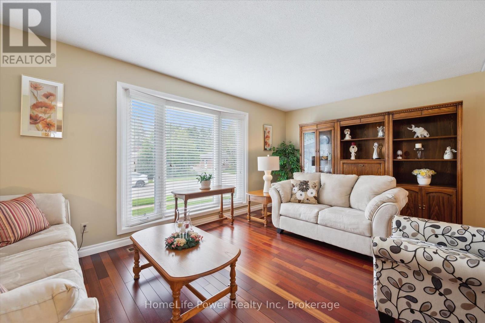 36 Sanderson Drive, Guelph, Ontario  N1H 7B8 - Photo 6 - X12334391