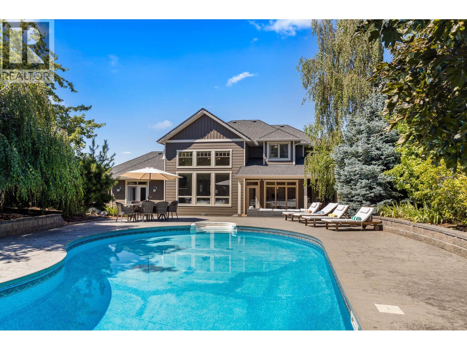 Property at 1511 Woodridge Road image 2