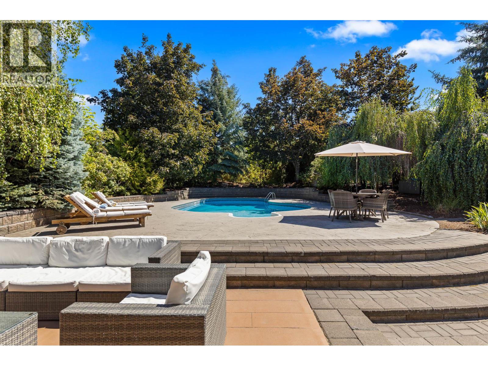 Property at 1511 Woodridge Road image 3