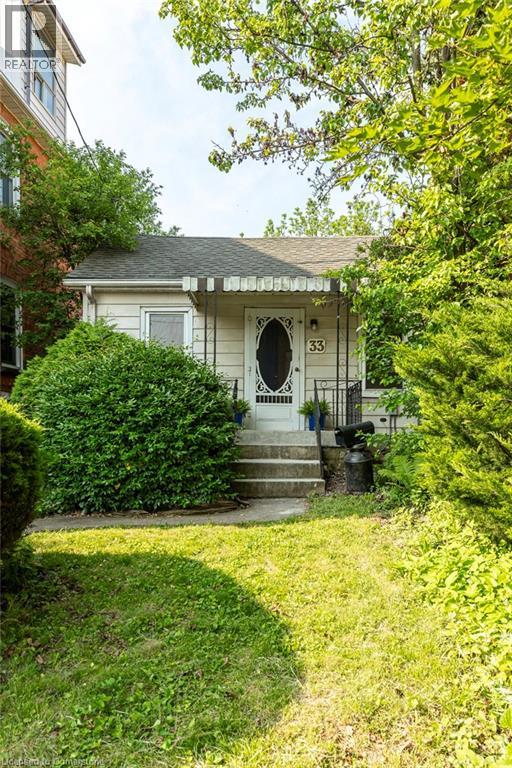 33 Melbourne Street, Hamilton, Ontario  L8P 2A5 - Photo 2 - 40737872