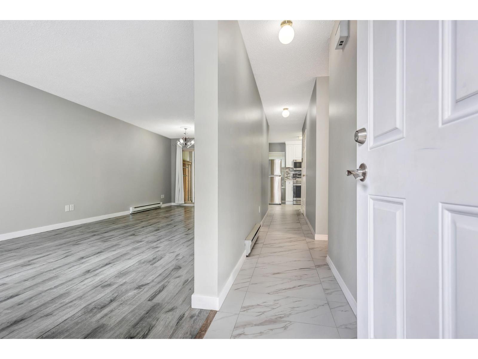 35 3075 Trethewey Street, Abbotsford, British Columbia  V2T 3R4 - Photo 2 - R3033137