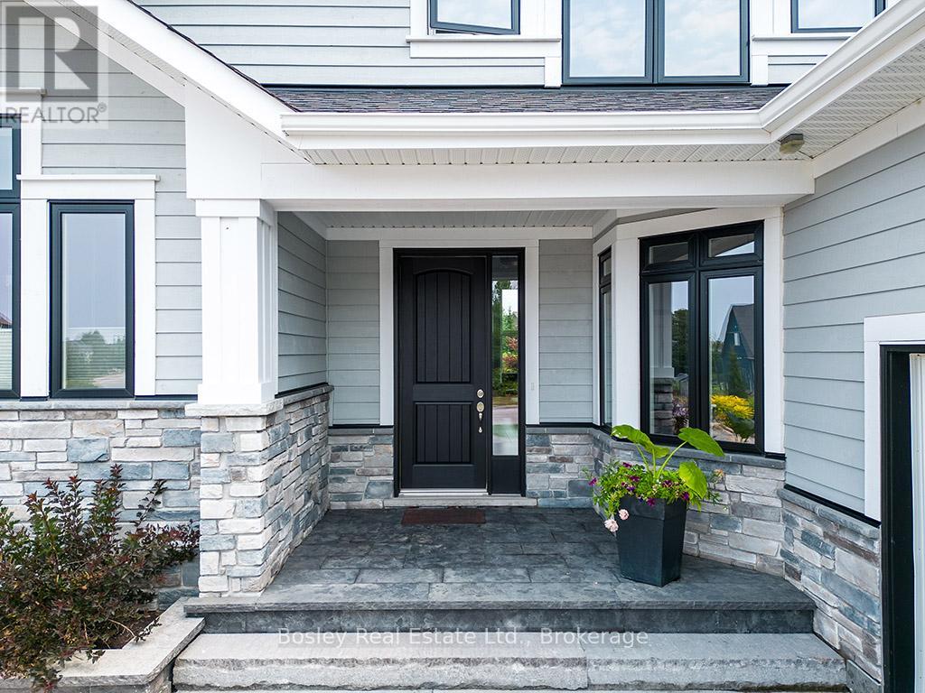 104 Mccallum Court, Blue Mountains, Ontario  N0H 2P0 - Photo 3 - X12334159