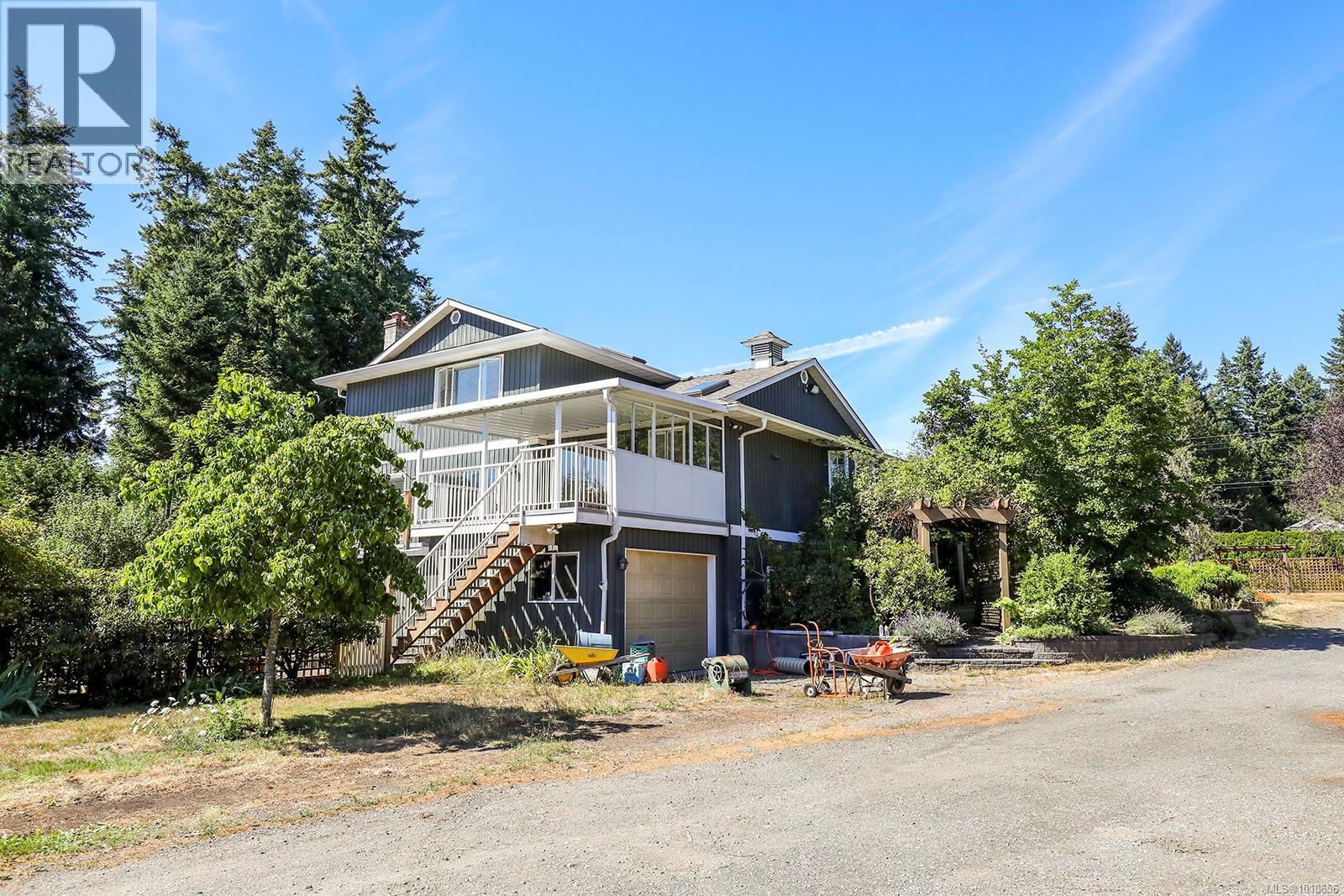 2099 Idiens Way, Comox, British Columbia  V9M 3Y9 - Photo 3 - 1010656