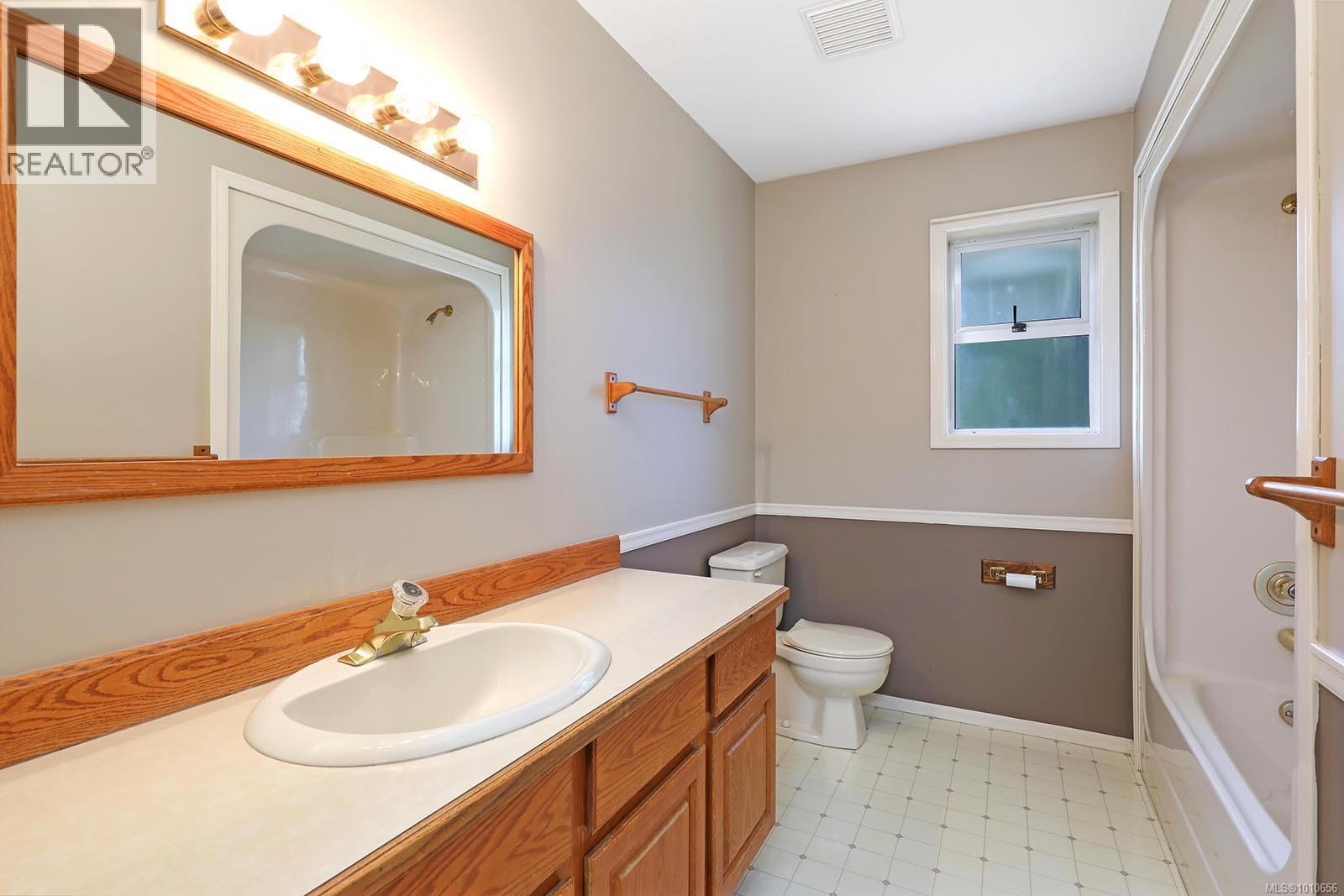 2099 Idiens Way, Comox, British Columbia  V9M 3Y9 - Photo 37 - 1010656