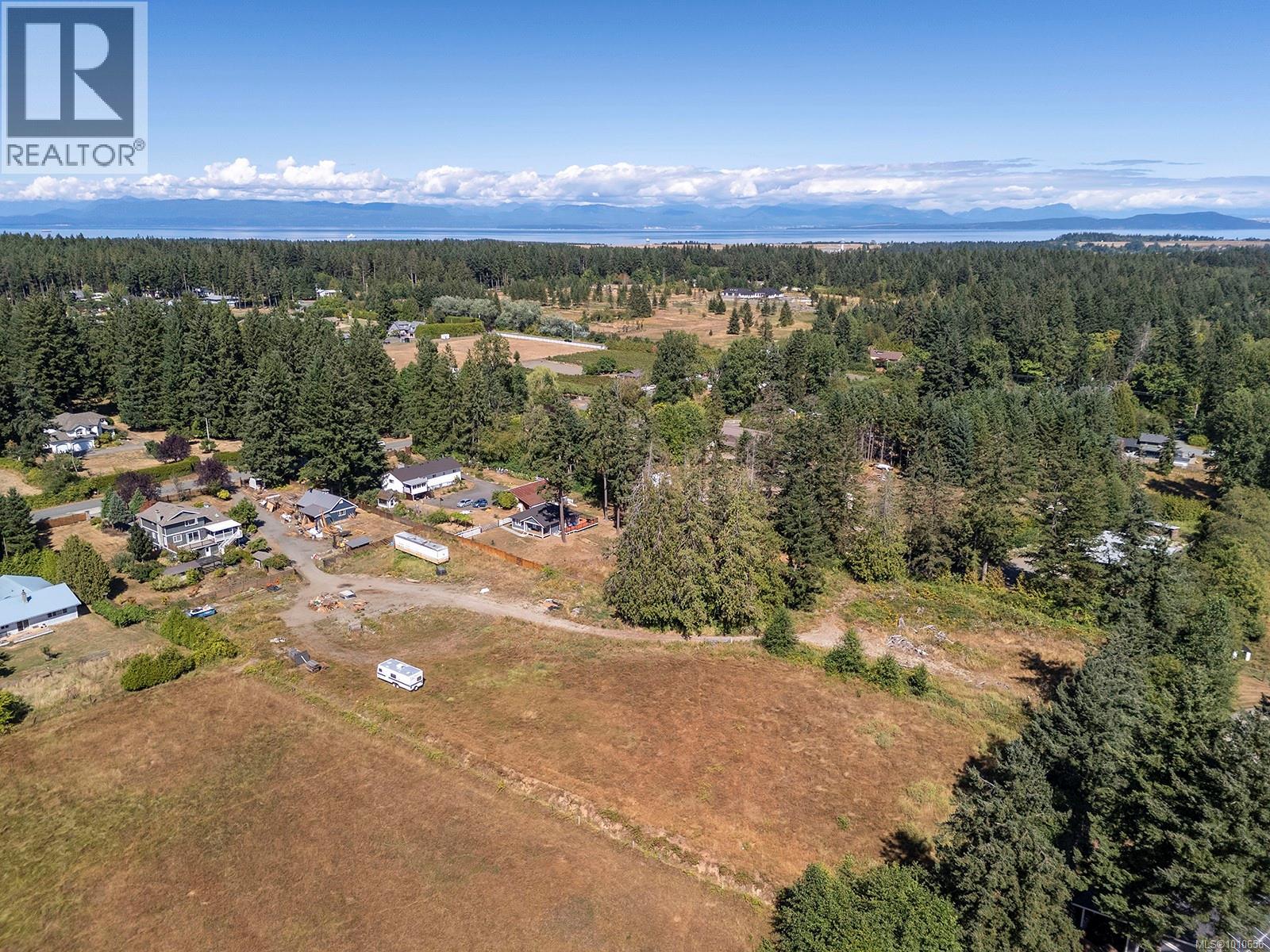 2099 Idiens Way, Comox, British Columbia  V9M 3Y9 - Photo 10 - 1010656