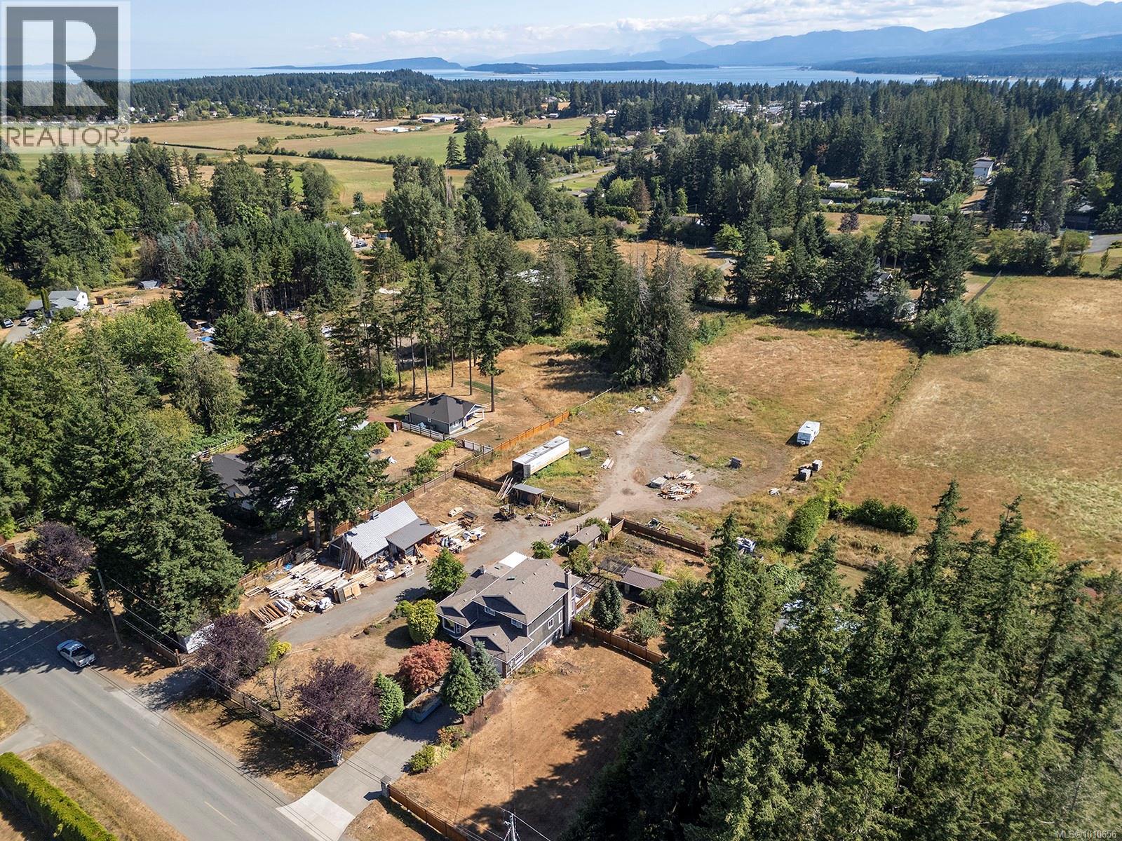 2099 Idiens Way, Comox, British Columbia  V9M 3Y9 - Photo 8 - 1010656