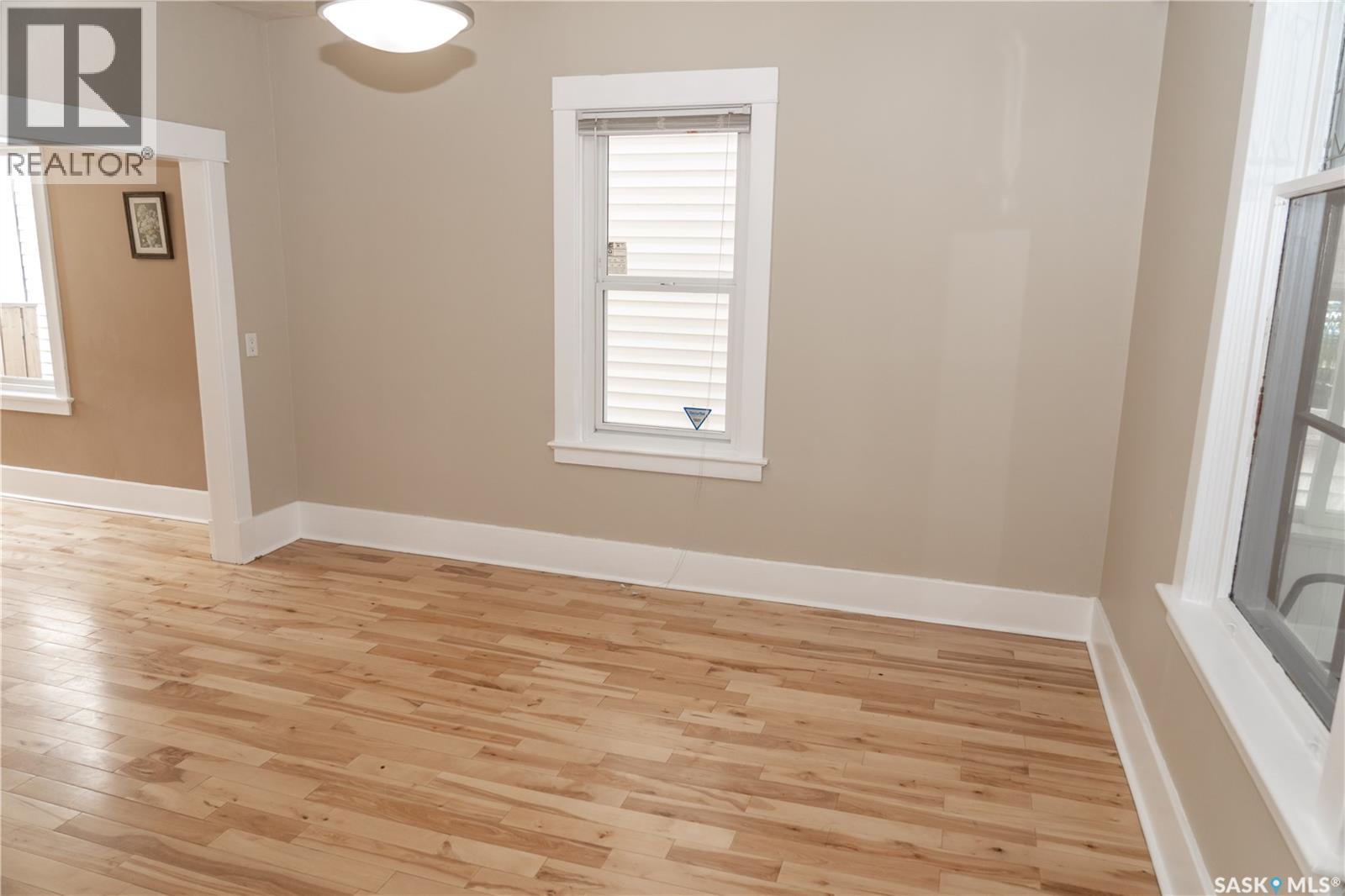 Property at 409 29th STREET W image 5