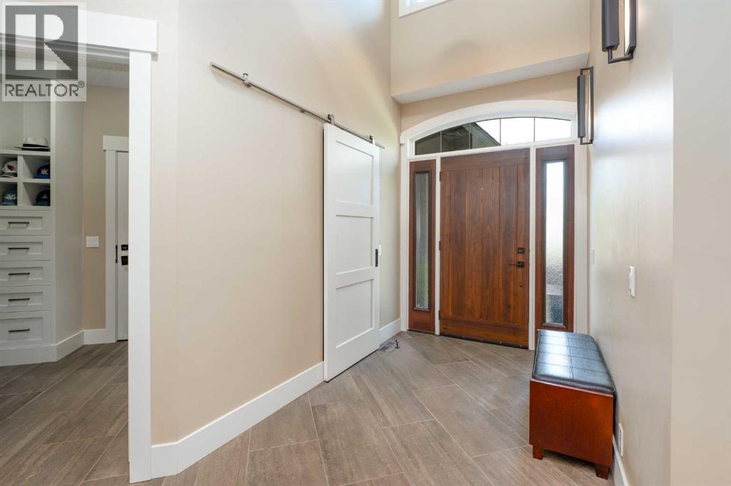 Property at 664 29 Avenue NW image 3