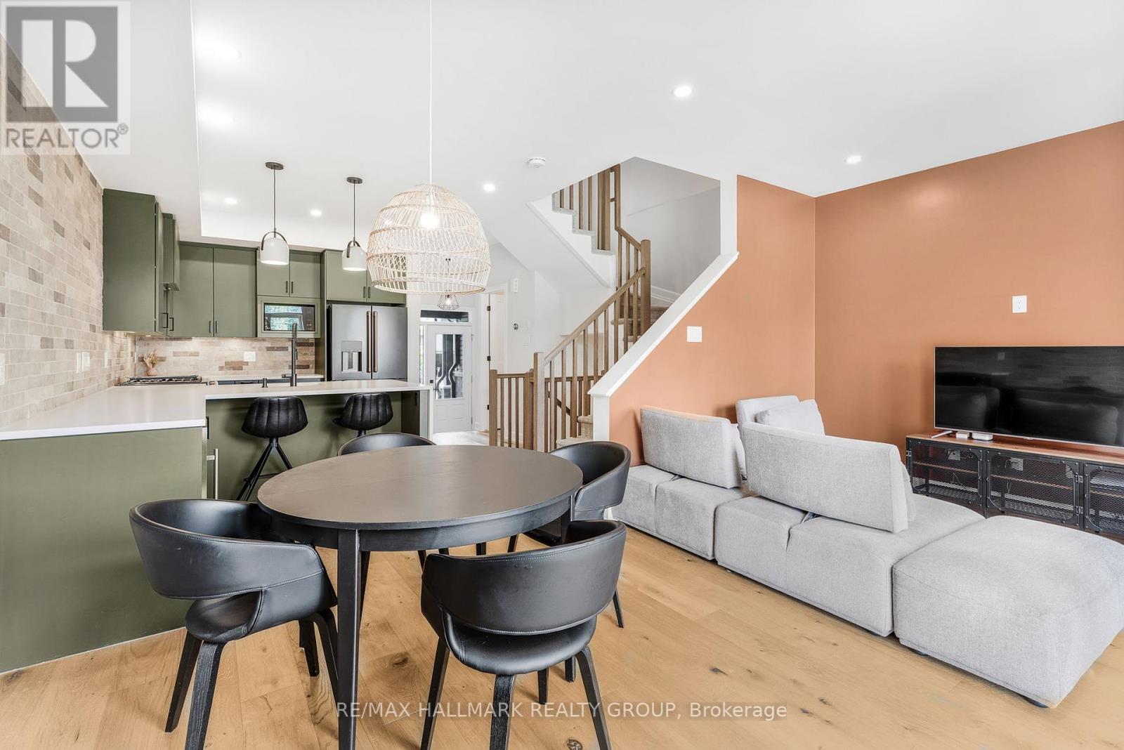 404 Premiere Lane, Clarence-Rockland, Ontario  K4K 0M7 - Photo 13 - X12334415