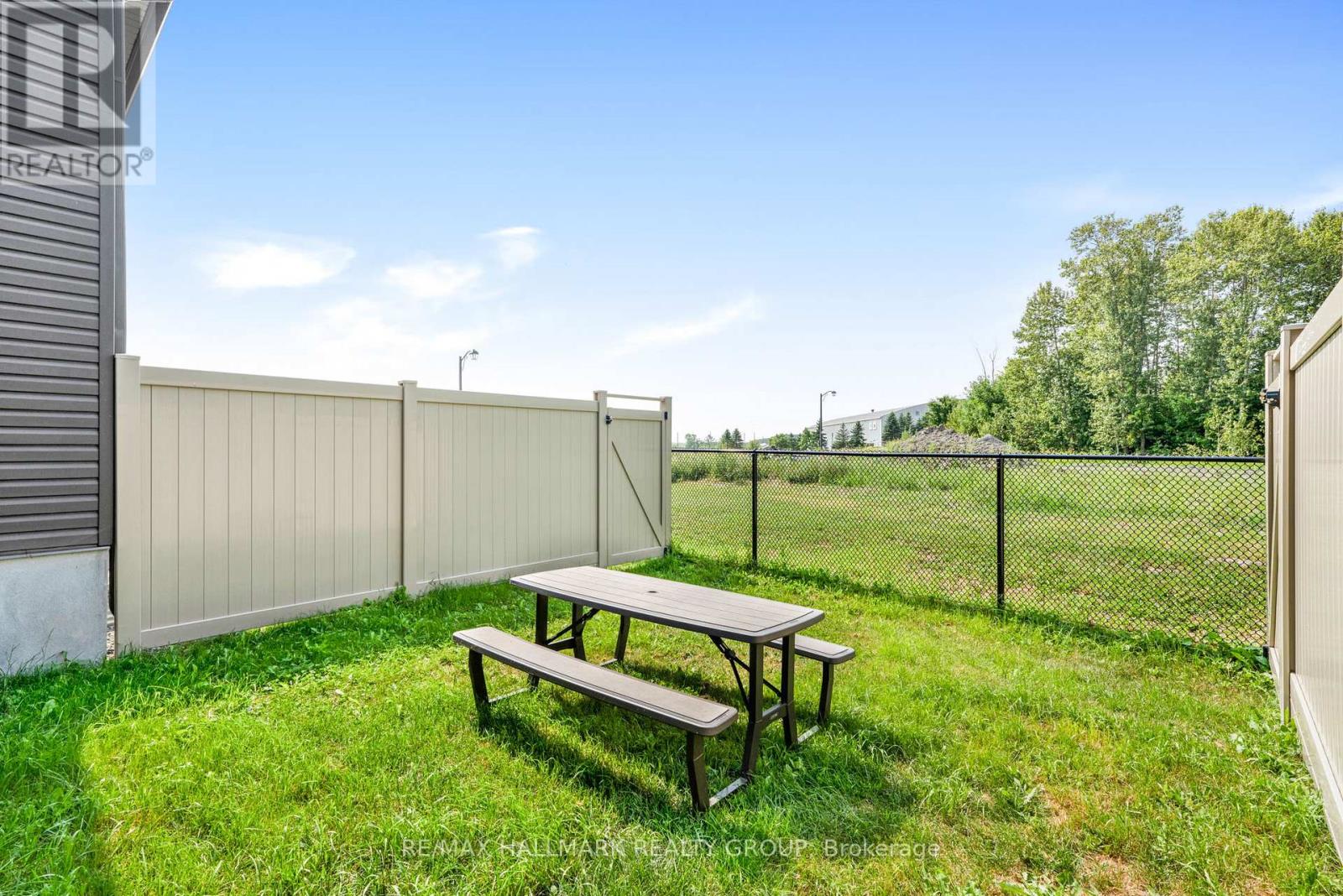 404 Premiere Lane, Clarence-Rockland, Ontario  K4K 0M7 - Photo 27 - X12334415