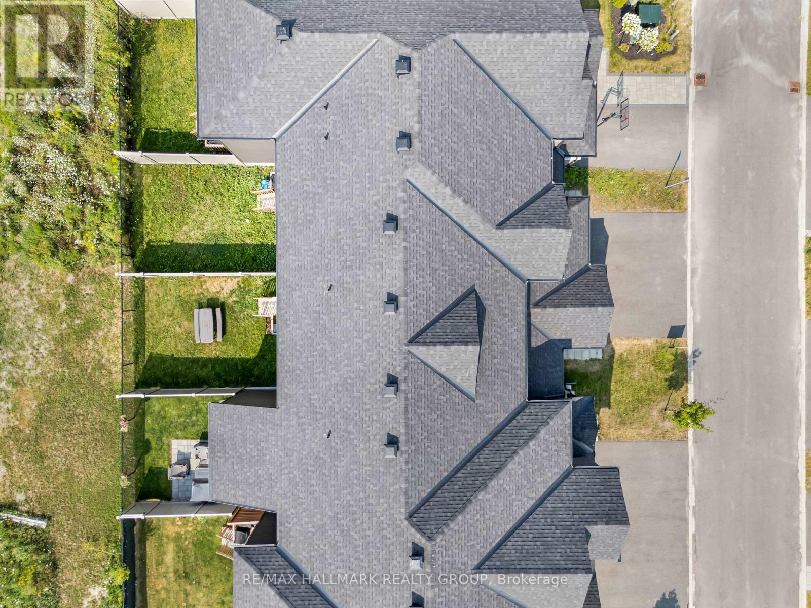 404 Premiere Lane, Clarence-Rockland, Ontario  K4K 0M7 - Photo 32 - X12334415
