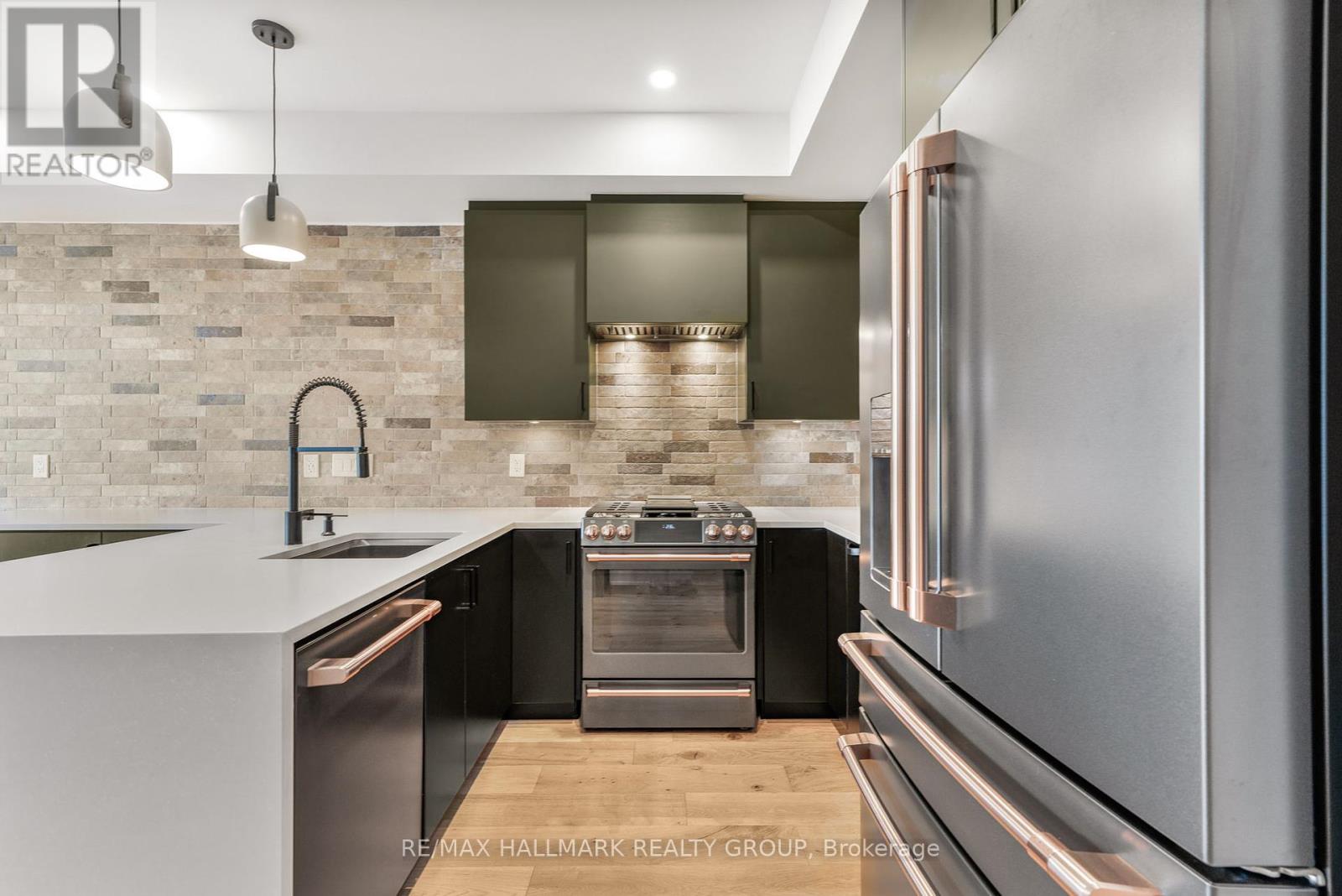 404 Premiere Lane, Clarence-Rockland, Ontario  K4K 0M7 - Photo 7 - X12334415