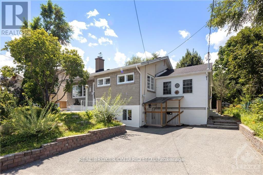 A - 924 Watson Street, Ottawa, Ontario  K2B 6B9 - Photo 2 - X12334419