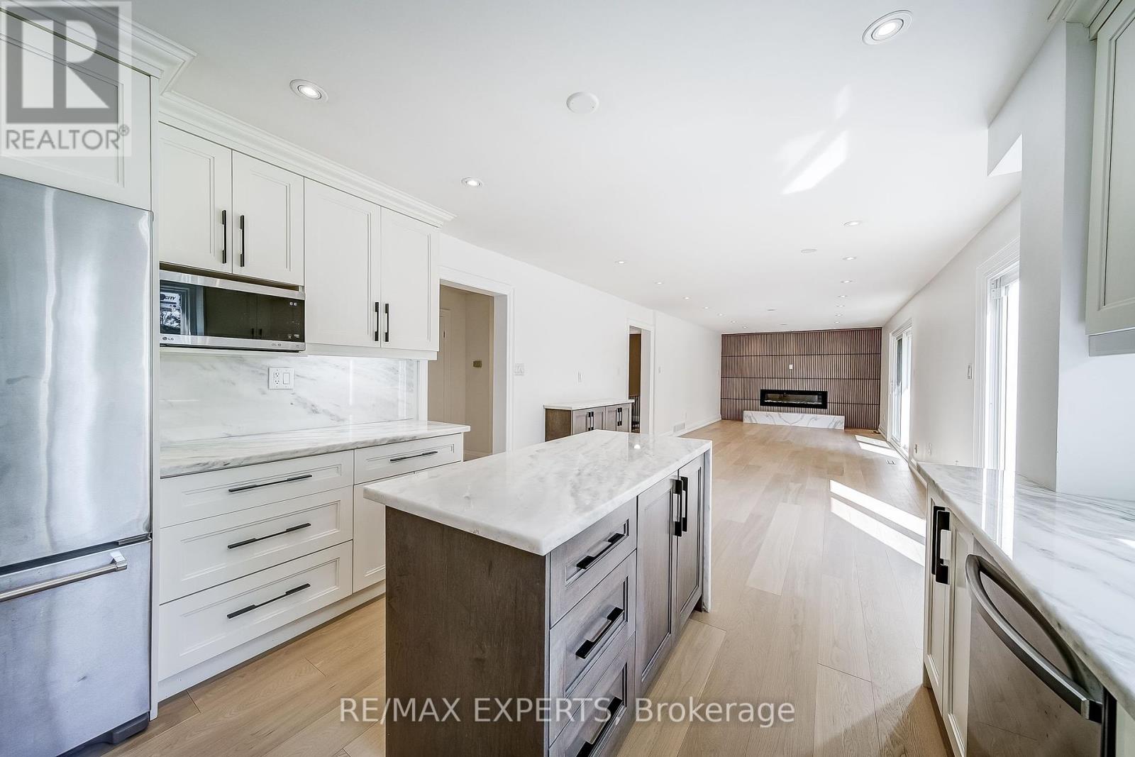 85 Villa Park Drive, Vaughan, Ontario  L4L 3G5 - Photo 8 - N12331466