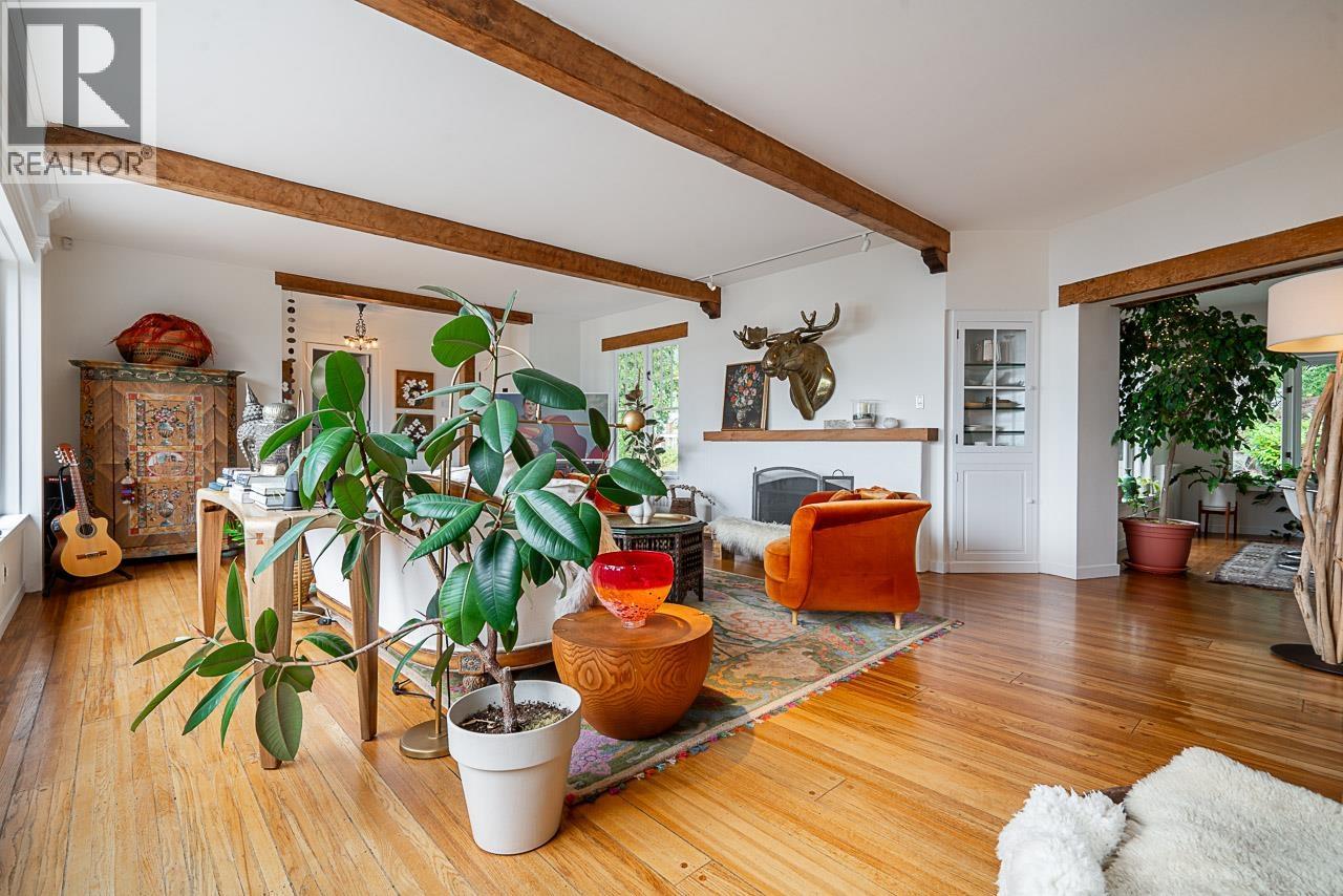 Property at 3290 MATHERS AVENUE image 4