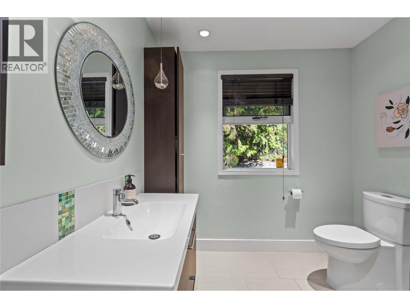 8361 Ladner Road, Vernon, British Columbia  V1B 3M8 - Photo 10 - 10358727