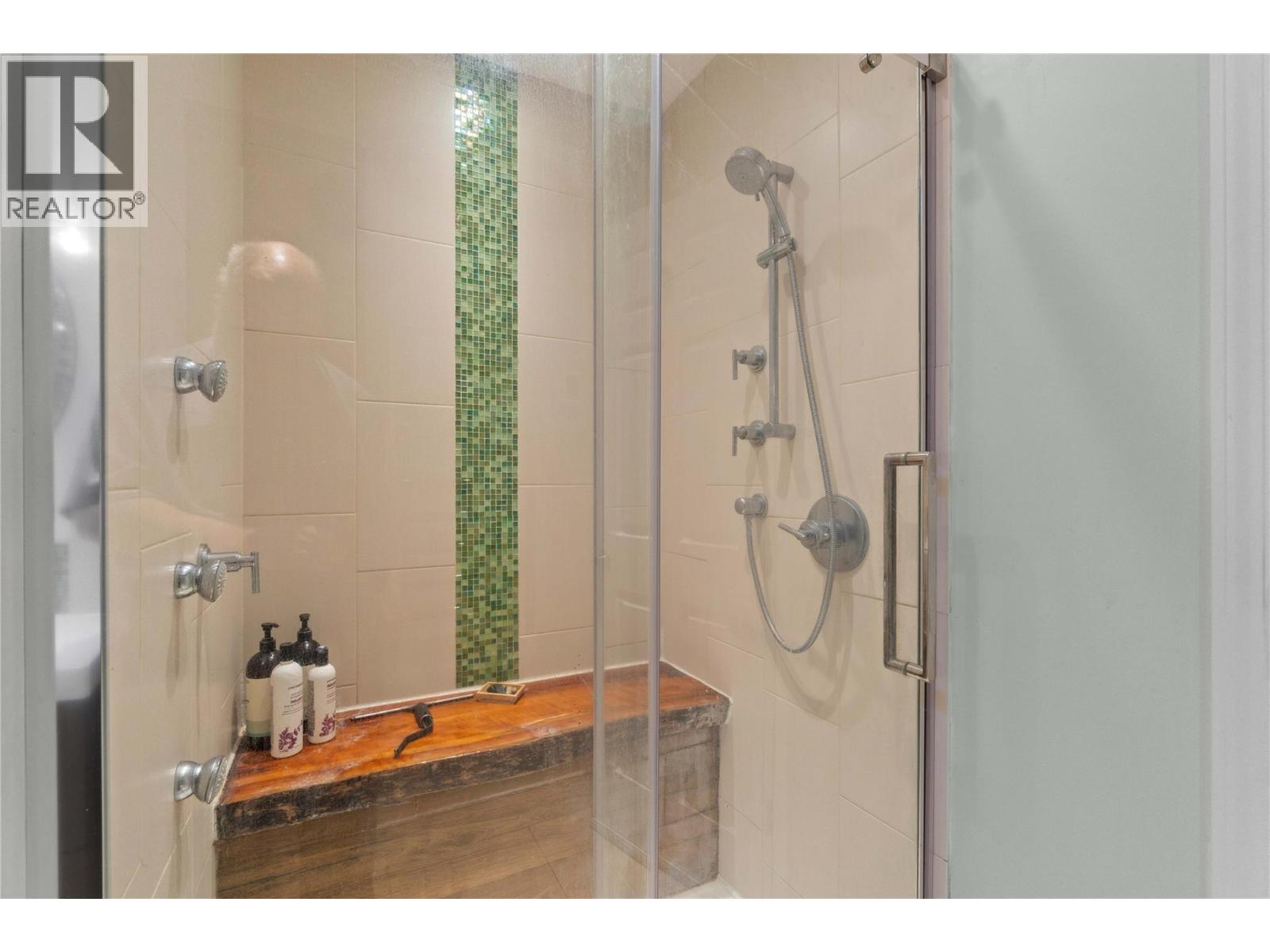 8361 Ladner Road, Vernon, British Columbia  V1B 3M8 - Photo 12 - 10358727