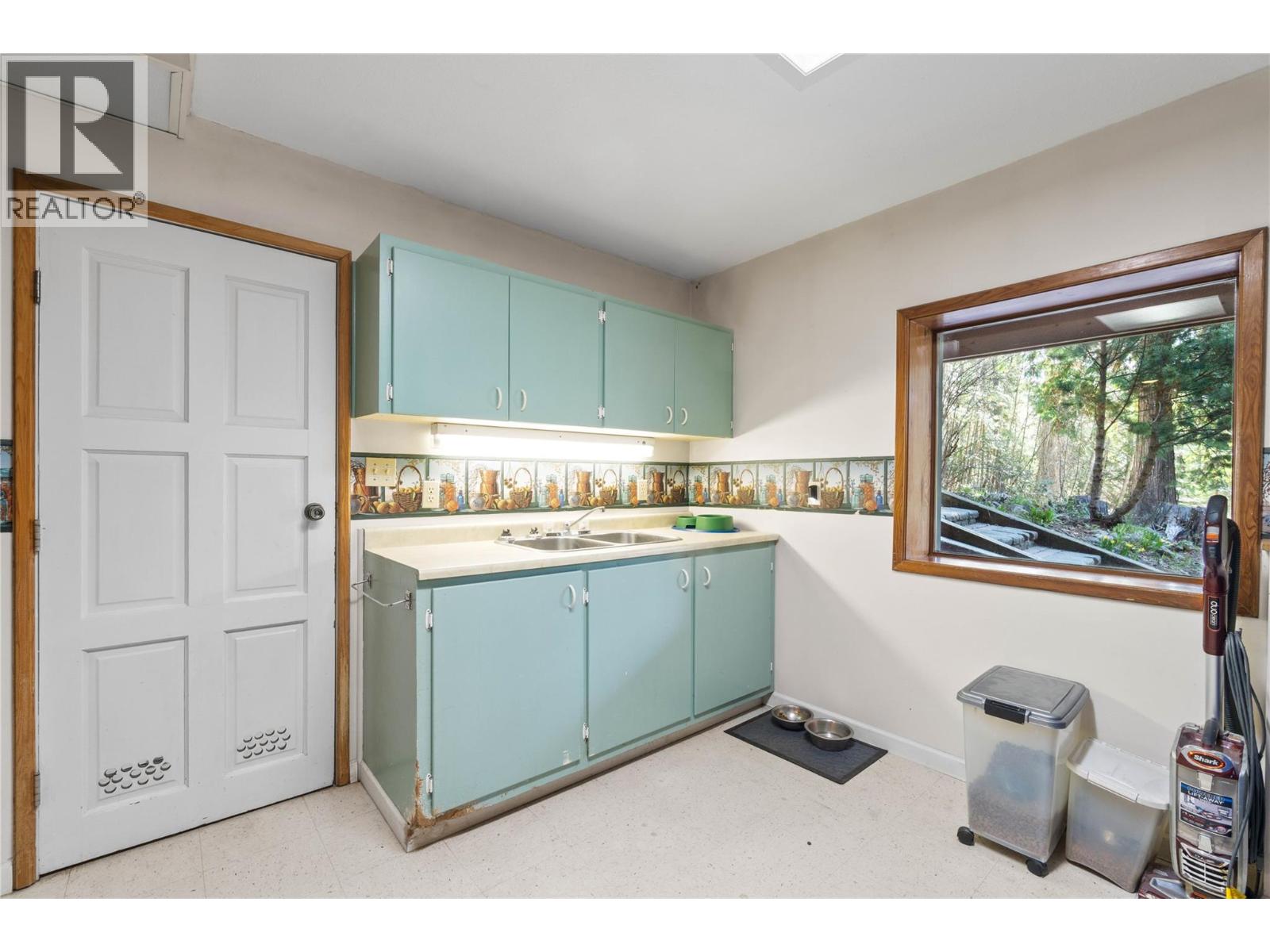 8361 Ladner Road, Vernon, British Columbia  V1B 3M8 - Photo 41 - 10358727