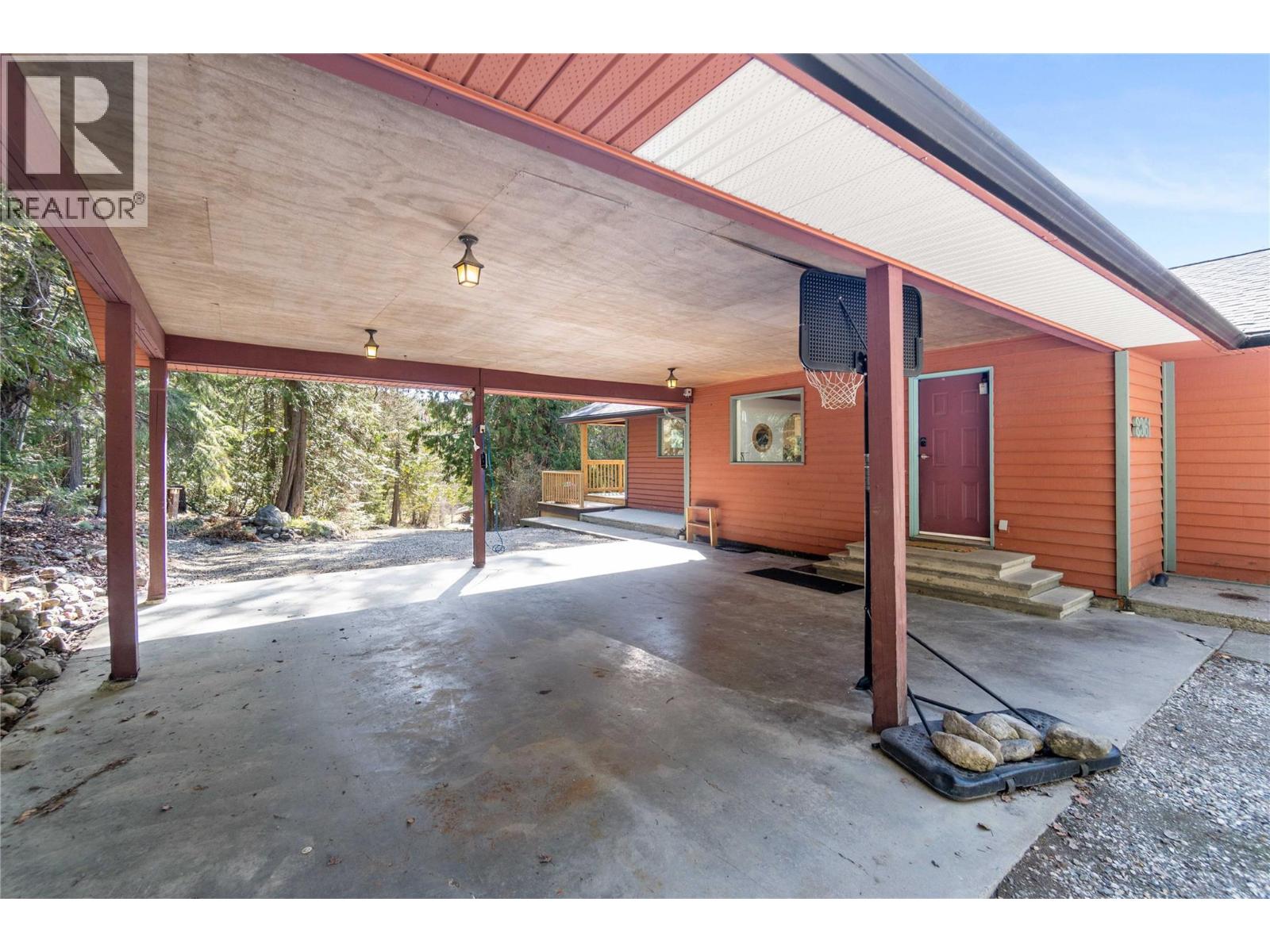 8361 Ladner Road, Vernon, British Columbia  V1B 3M8 - Photo 76 - 10358727