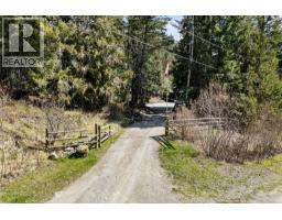 8361 Ladner Road, vernon, British Columbia