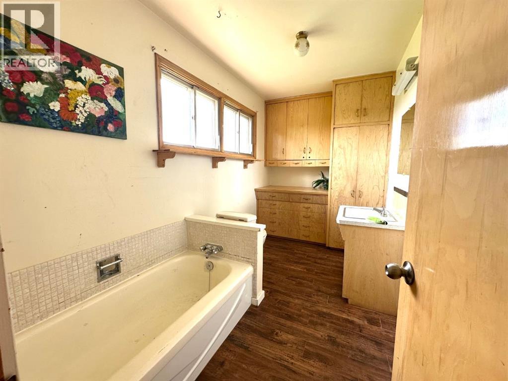 400 Strom Street, Heisler, Alberta  T0B 2A0 - Photo 30 - A2246760