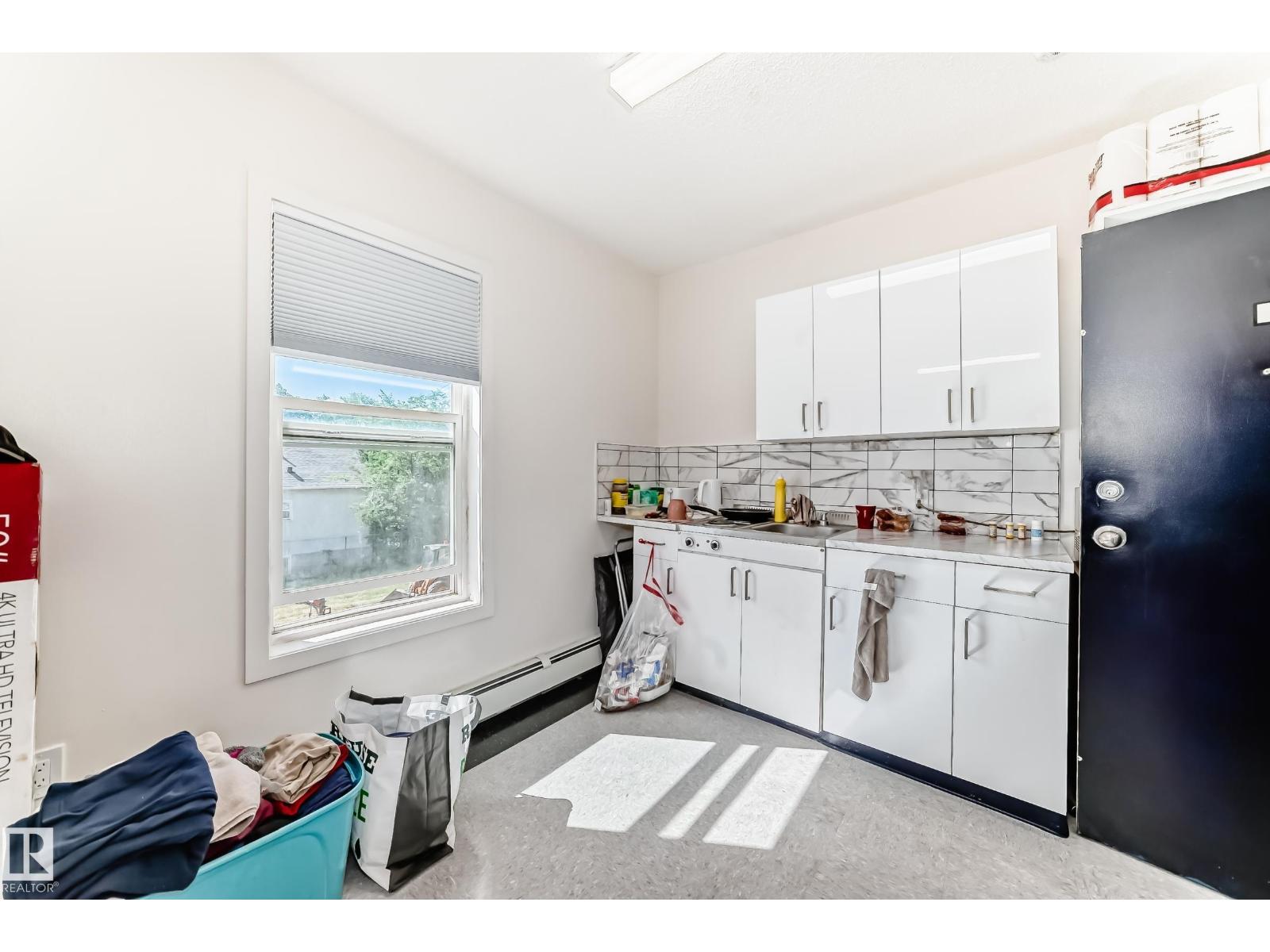 10732 96 St Nw, Edmonton, Alberta  T5H 2J6 - Photo 3 - E4452073