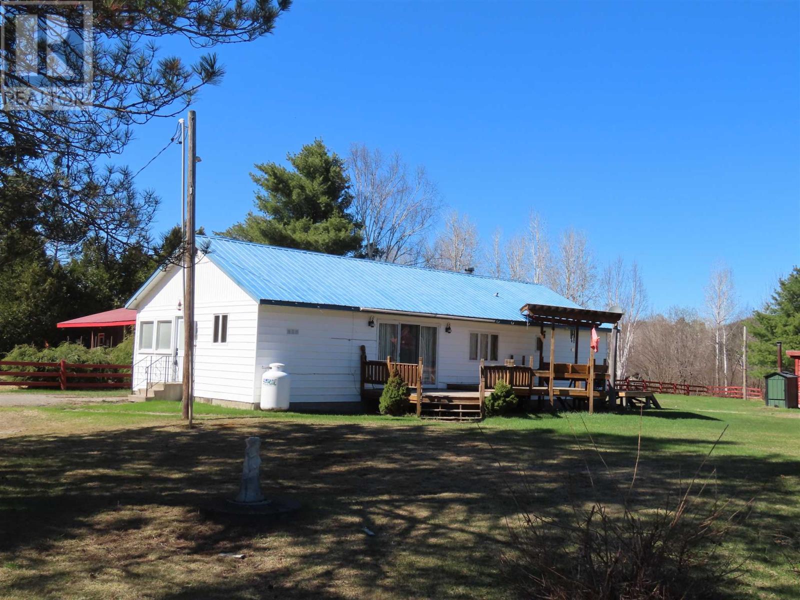 16 Ski Hill, Searchmont, Ontario  P0S 1J0 - Photo 2 - SM252211