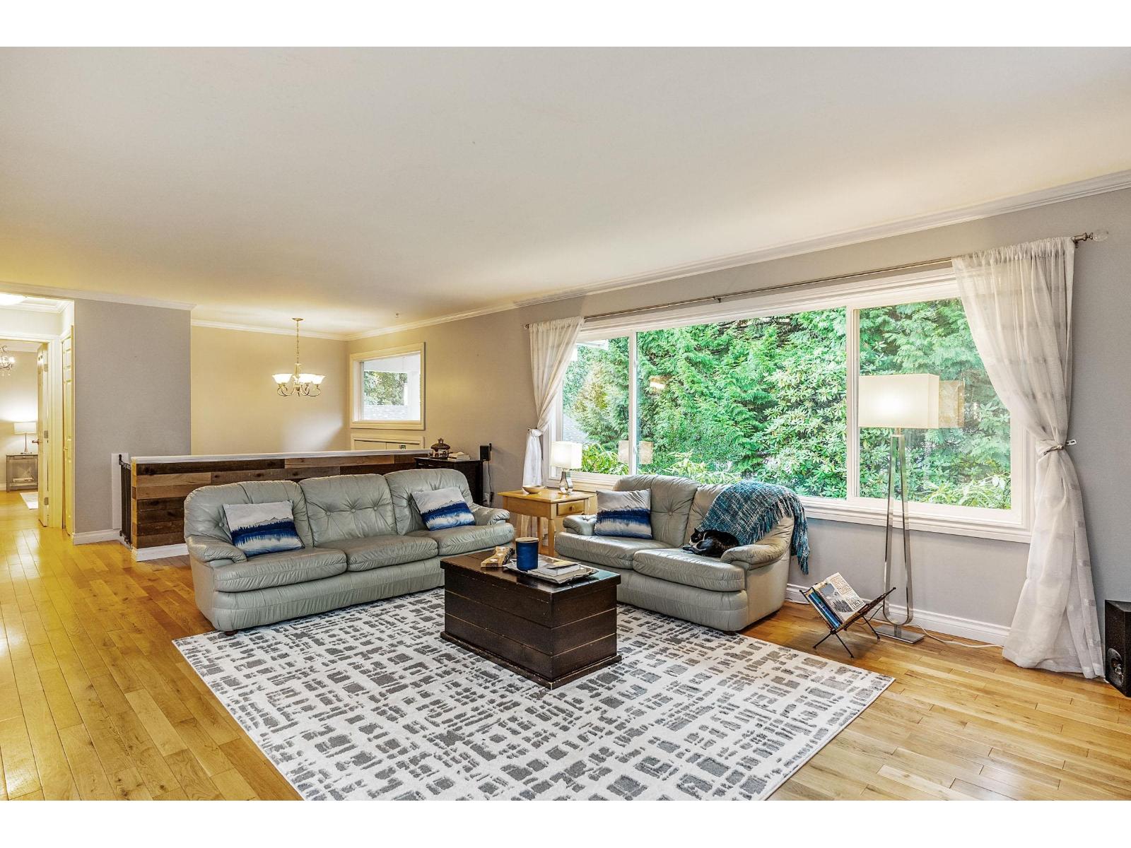 Property at 16362 14A AVENUE image 3