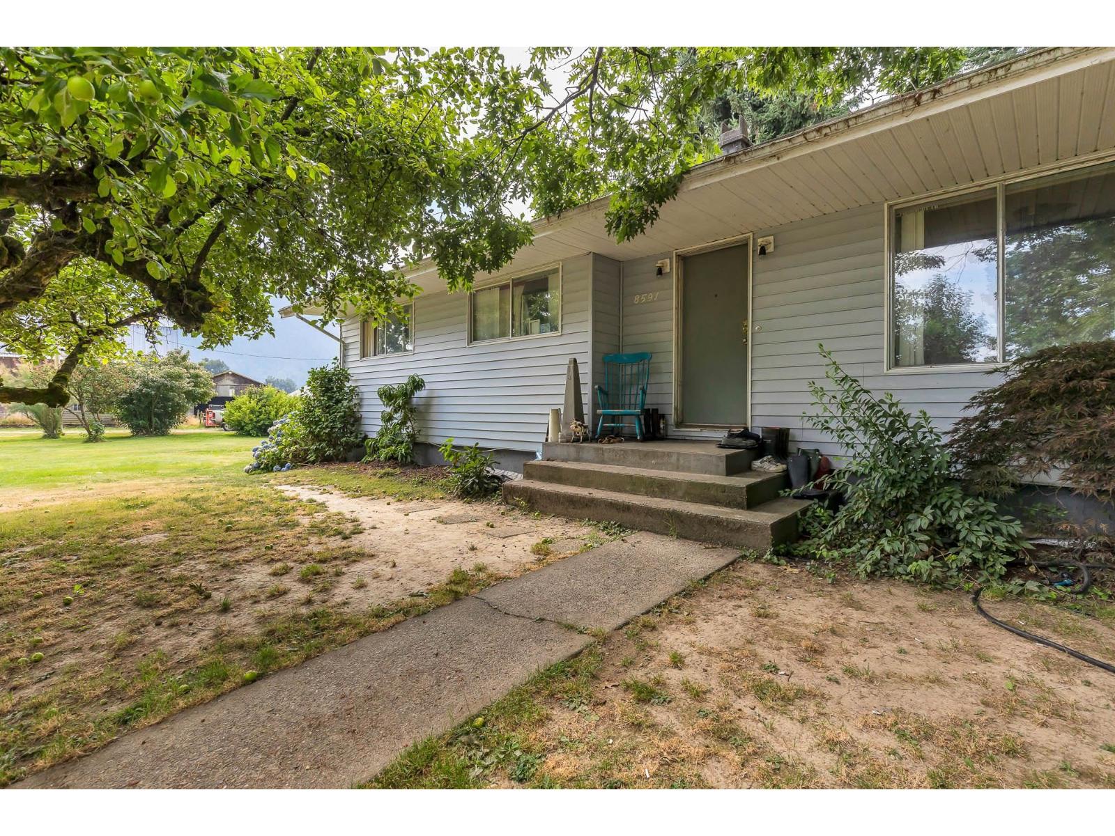 8591 Howell Road, Mission, British Columbia  V0M 1G0 - Photo 3 - R3035399