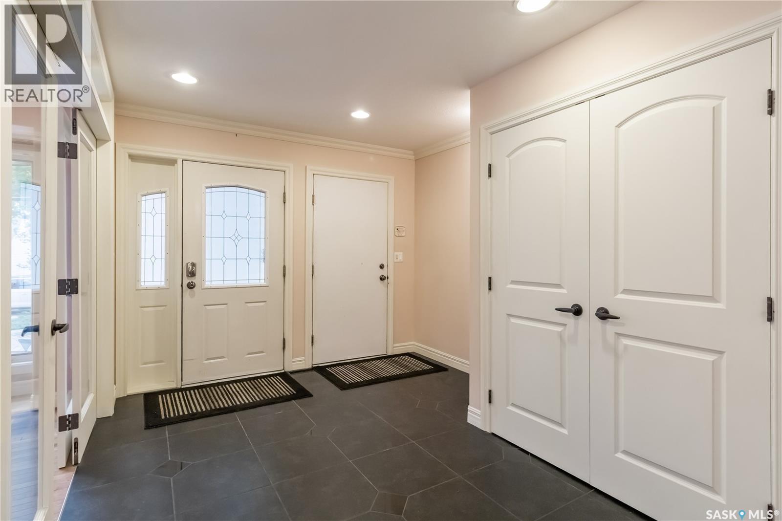 Property at 1203 15th STREET E image 3