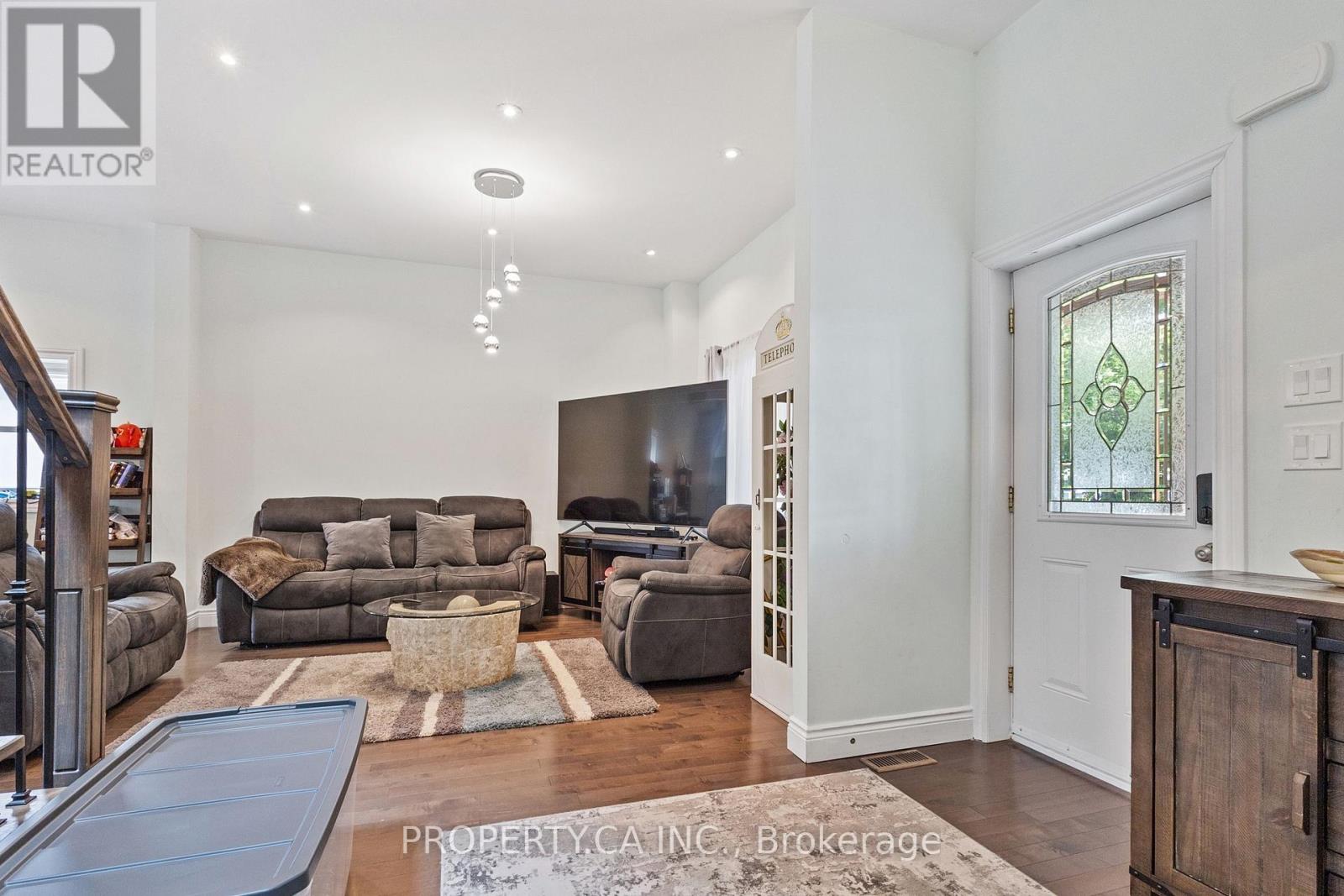 Property at 46 PORTAGE AVENUE image 3