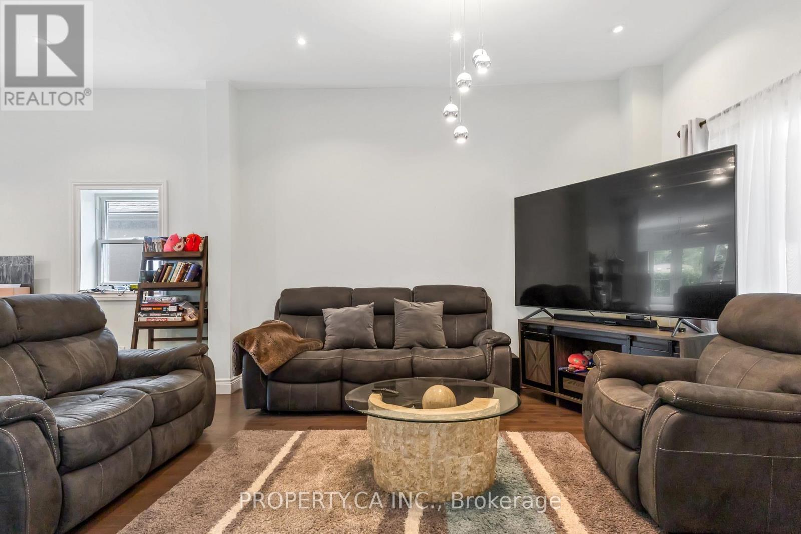 Property at 46 PORTAGE AVENUE image 4