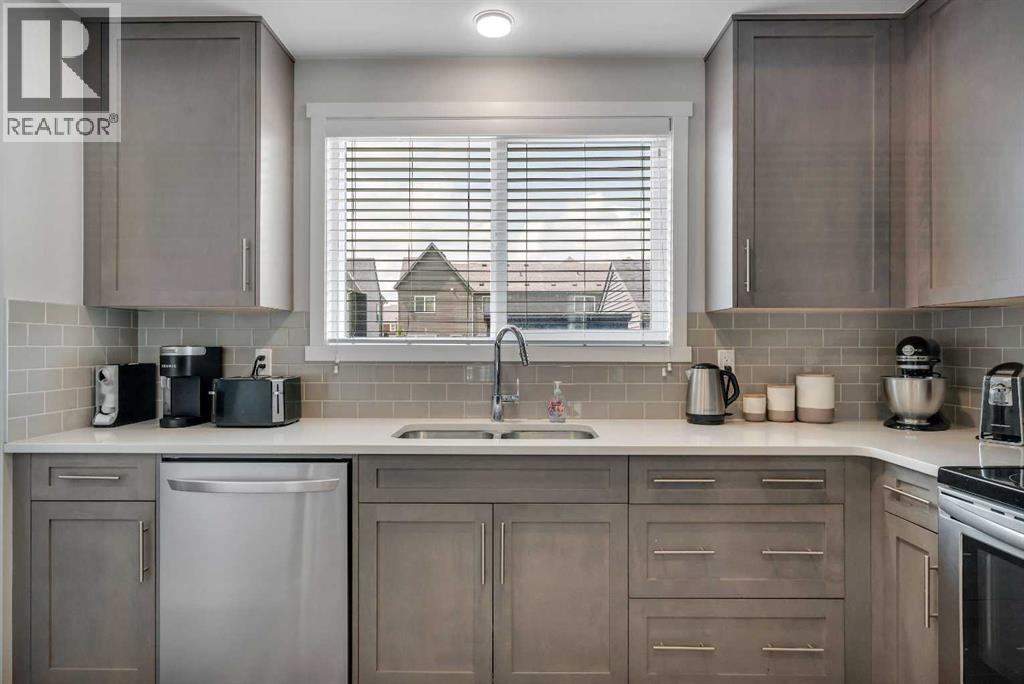 Property at 96 Carrington Boulevard NW image 2