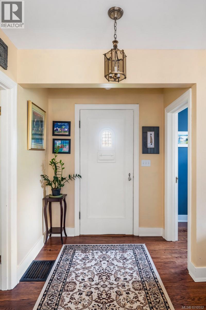 Property at 650 Mountjoy Ave image 3