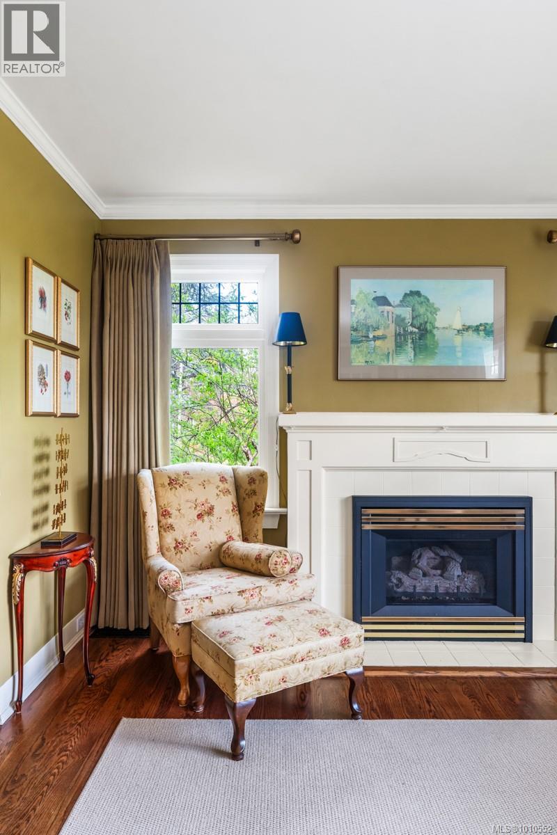 Property at 650 Mountjoy Ave image 4