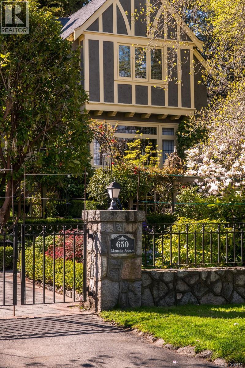 Property at 650 Mountjoy Ave image 2
