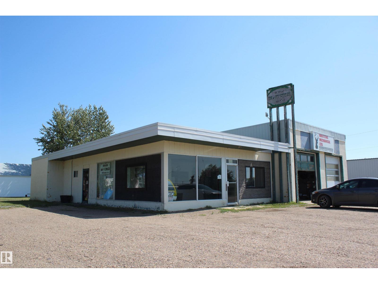 5003 50 ST, Mundare, Alberta