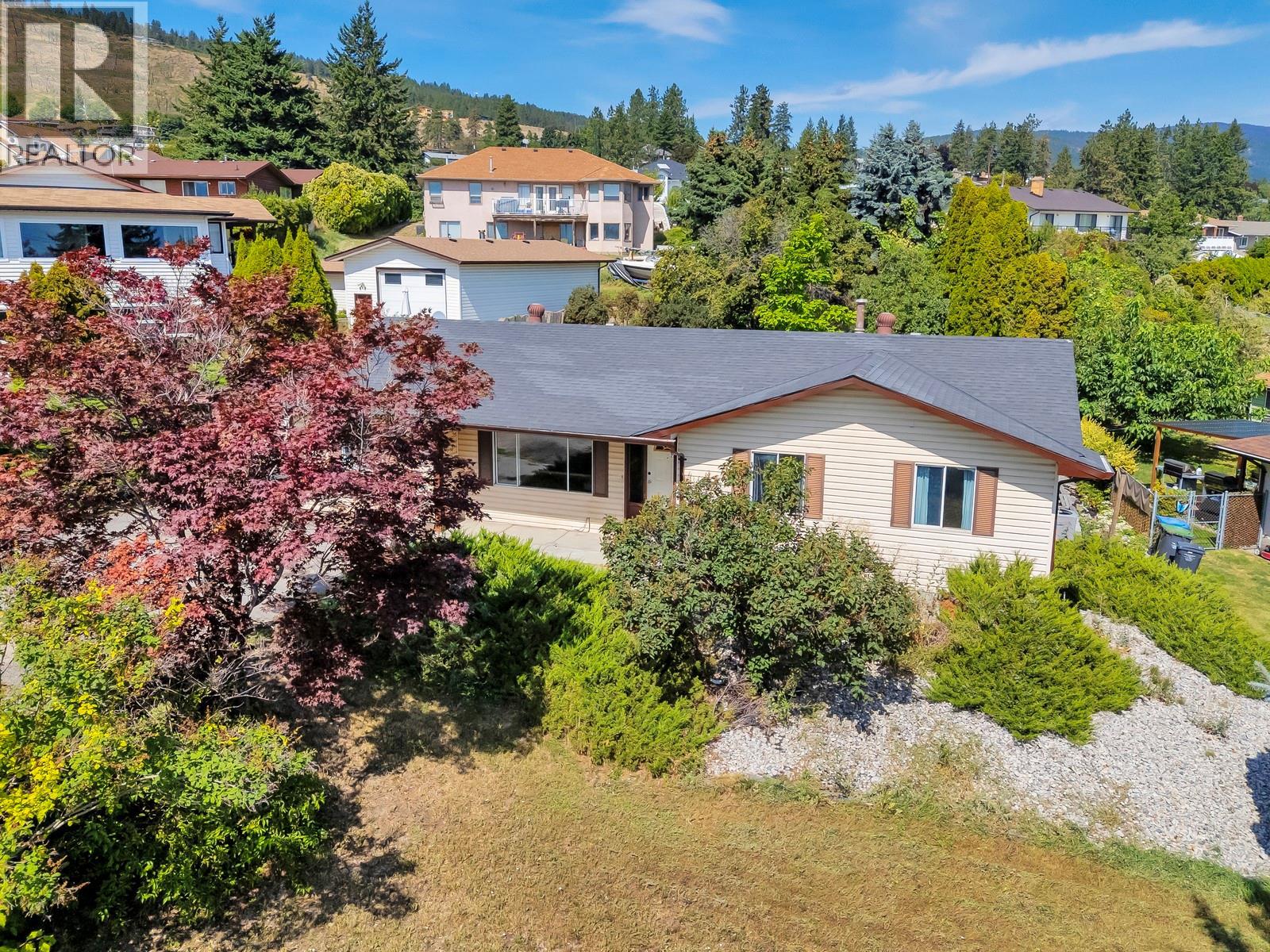 Property at 2758 Lower Glenrosa Road image 2