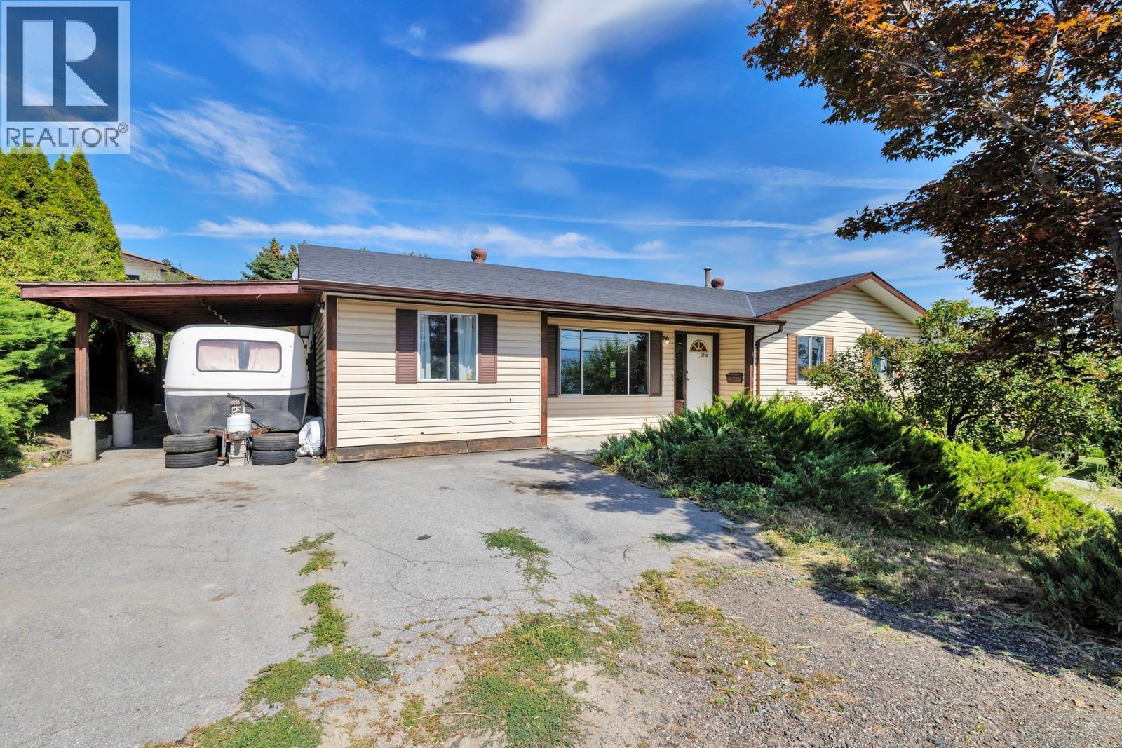 Property at 2758 Lower Glenrosa Road image 1