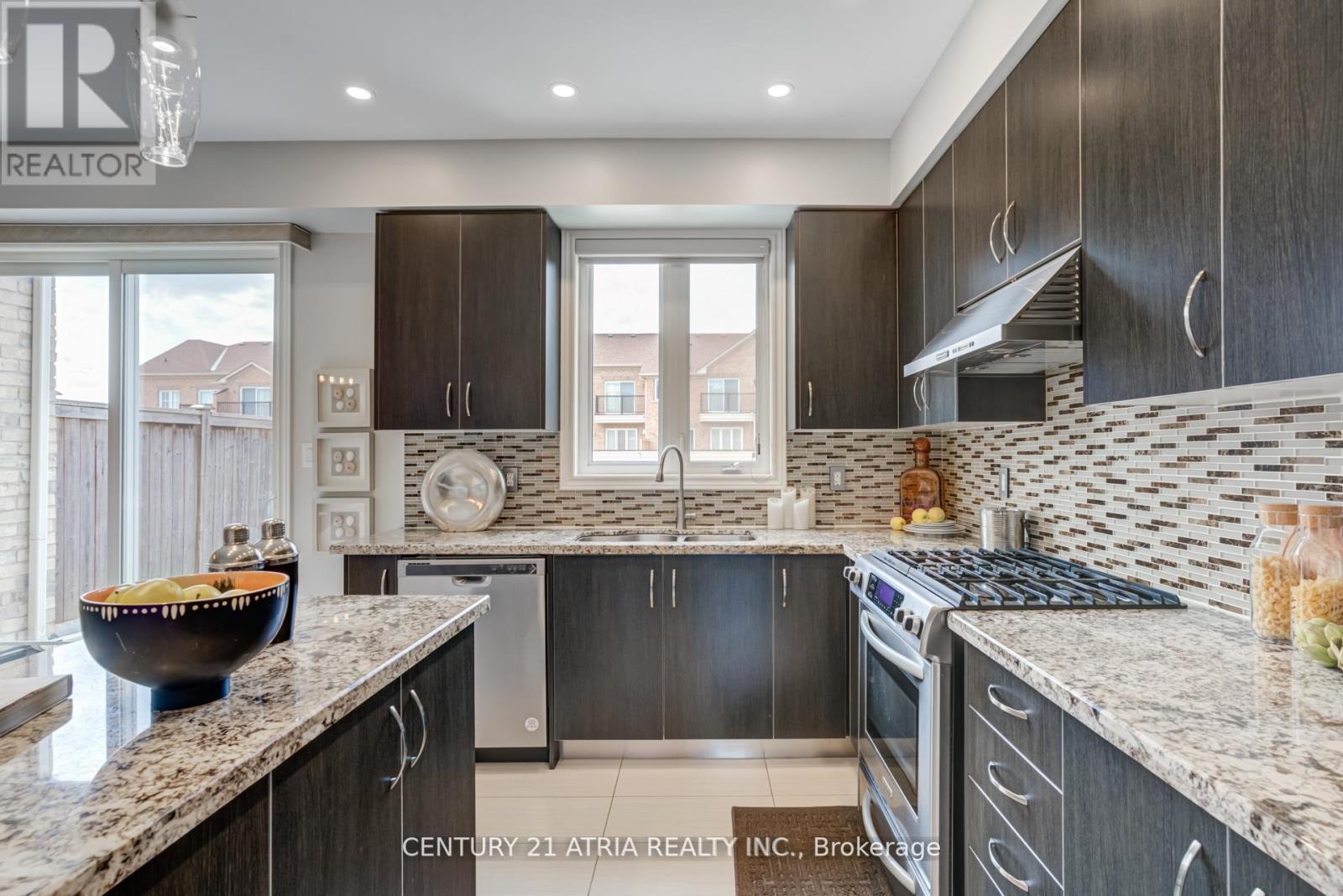 2918 Elgin Mills Road E, Markham, Ontario  L6C 0E5 - Photo 14 - N12334540